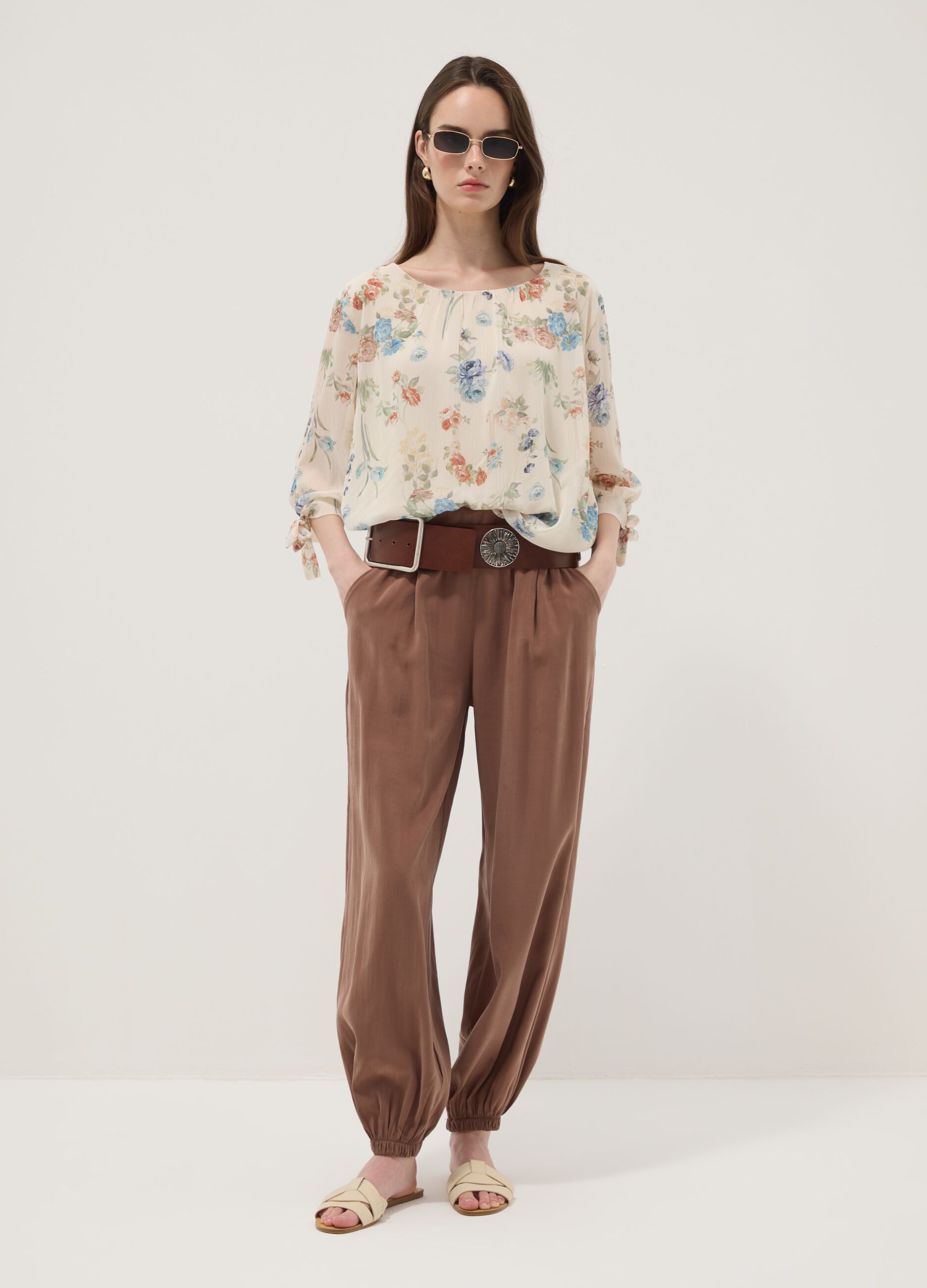 Braune Hose aus Viskosemix mit elastischen B&uuml;ndchen, Regular Fit