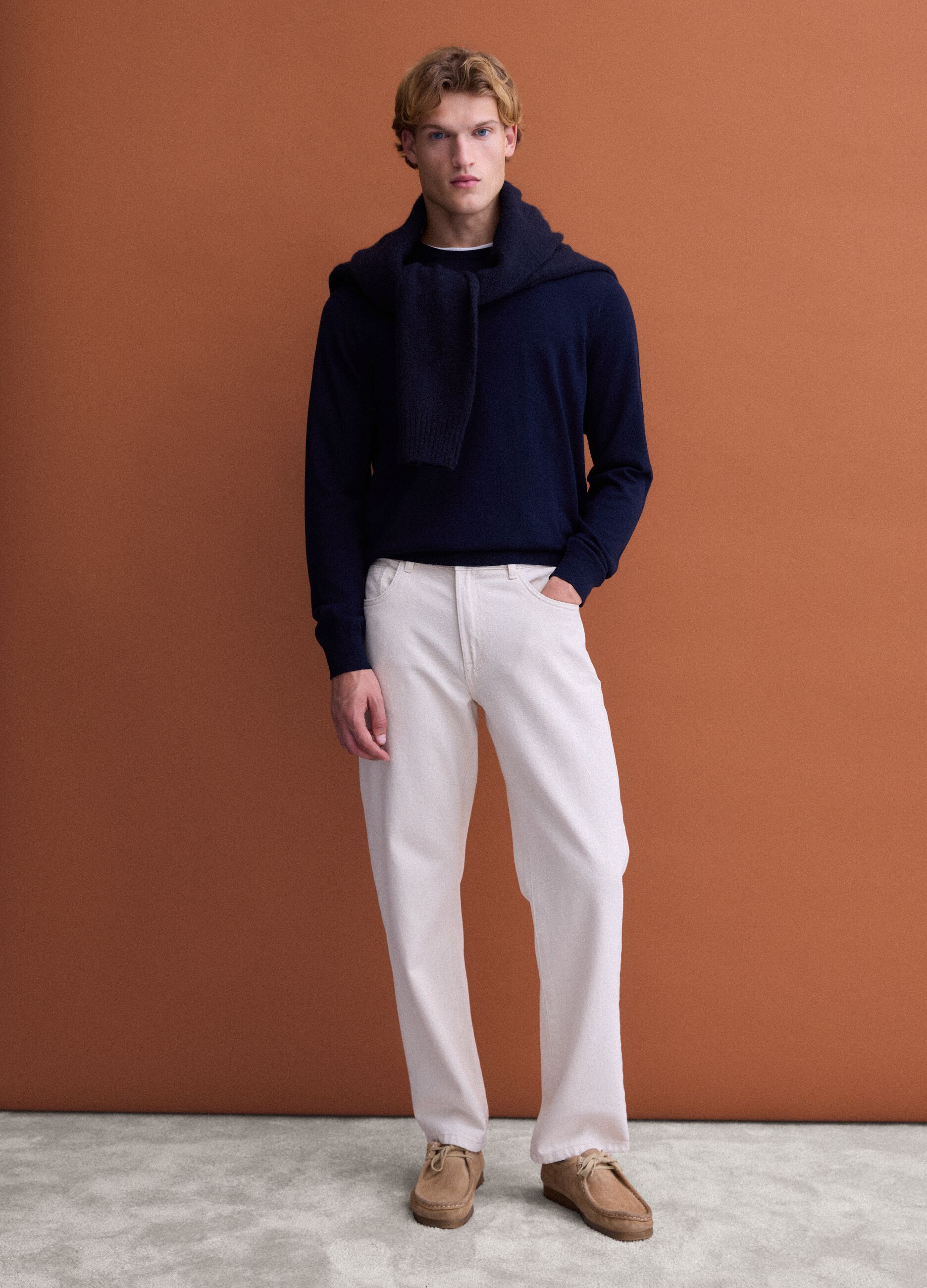 Navy blue crew-neck jumper in pure merino wool, regular fit