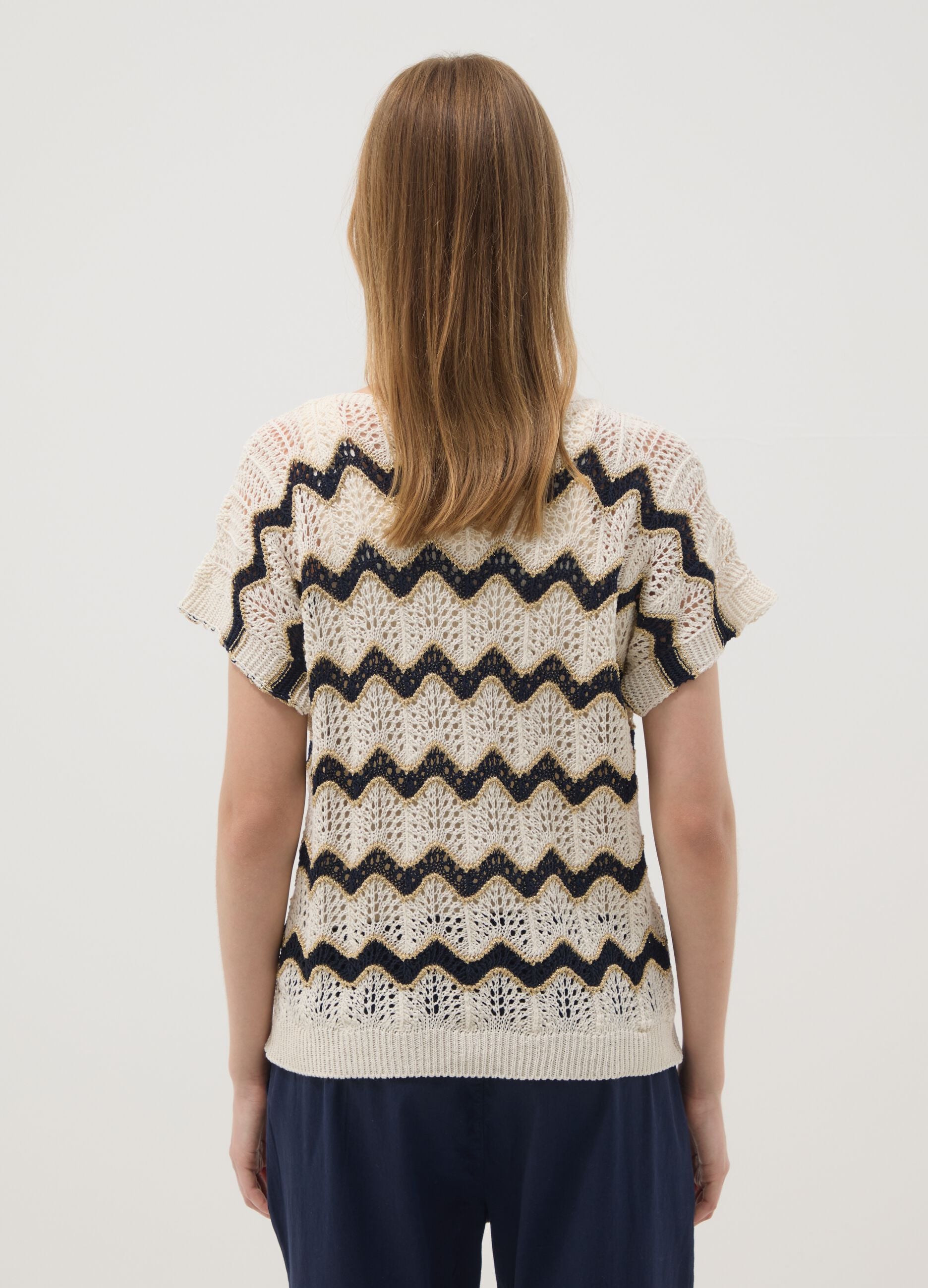 Beiges T-Shirt aus elastischer Baumwolle mit Lochstrickmuster