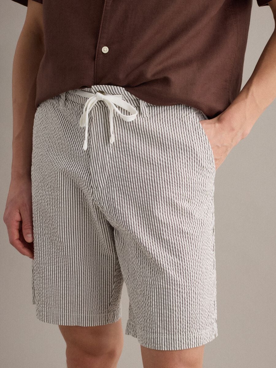 Multicolour striped regular-fit stretch cotton shorts_3