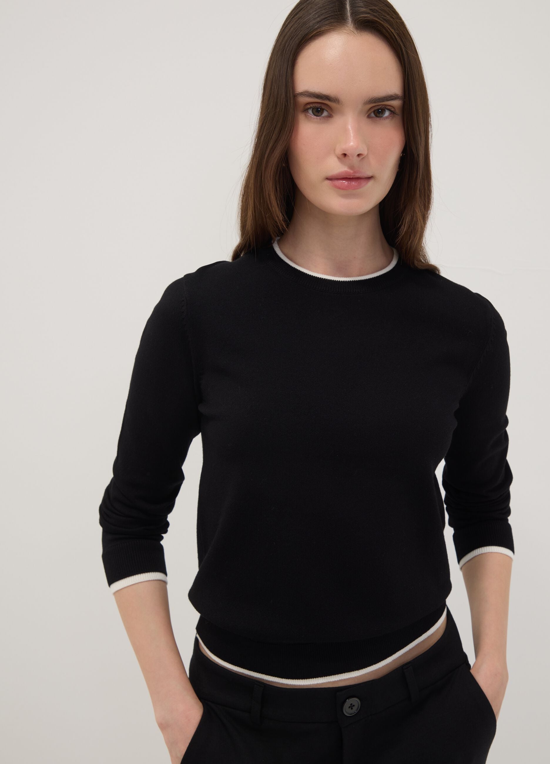 Schwarzes Langarmshirt aus Viskosemischung