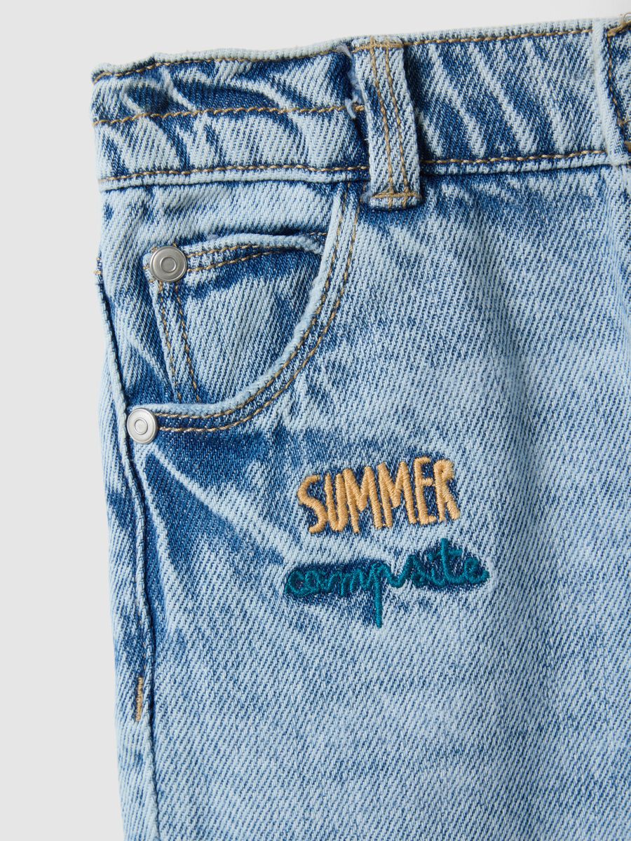 Regular fit blue cotton-blend trousers for boys with embroidered cars_2