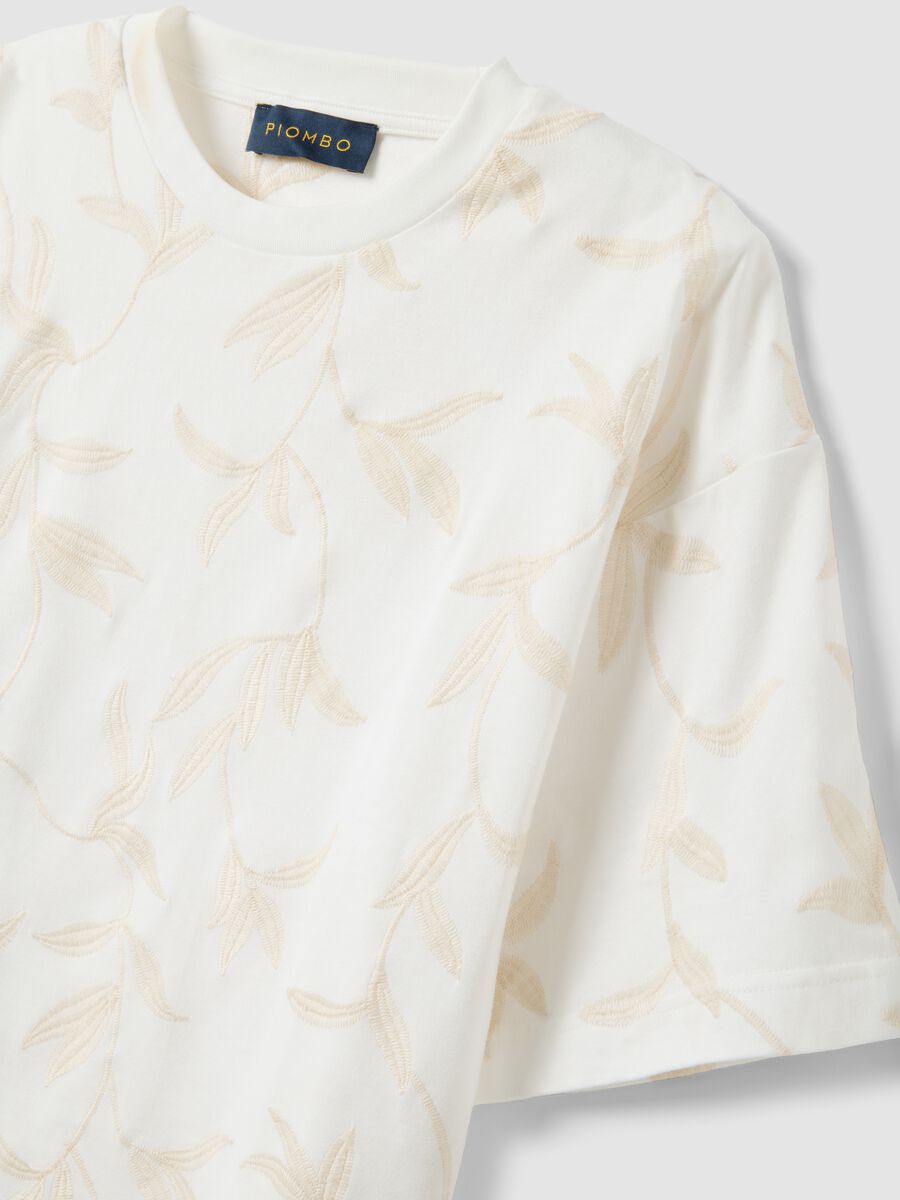 White pure cotton t-shirt relaxed fit with floral embroidery_5