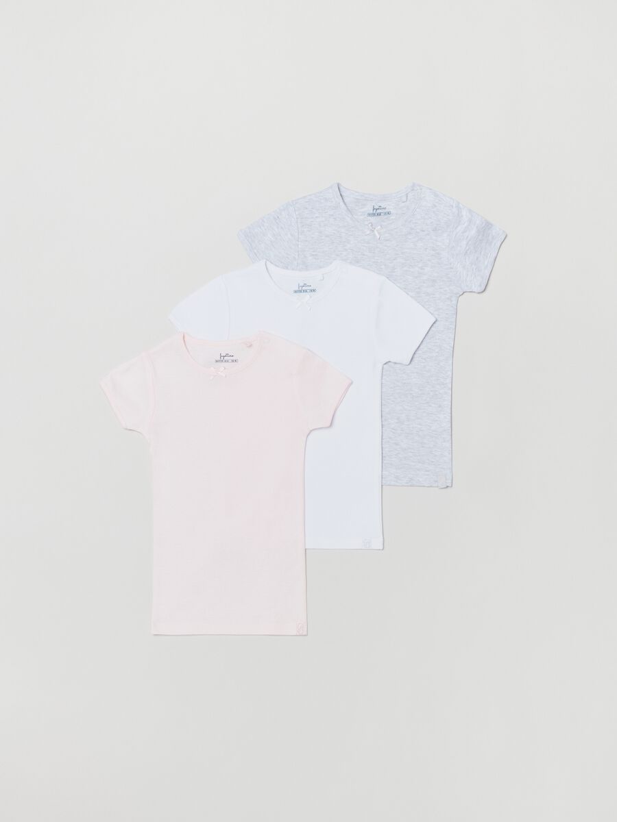 Three-pack undershirts with bow_0