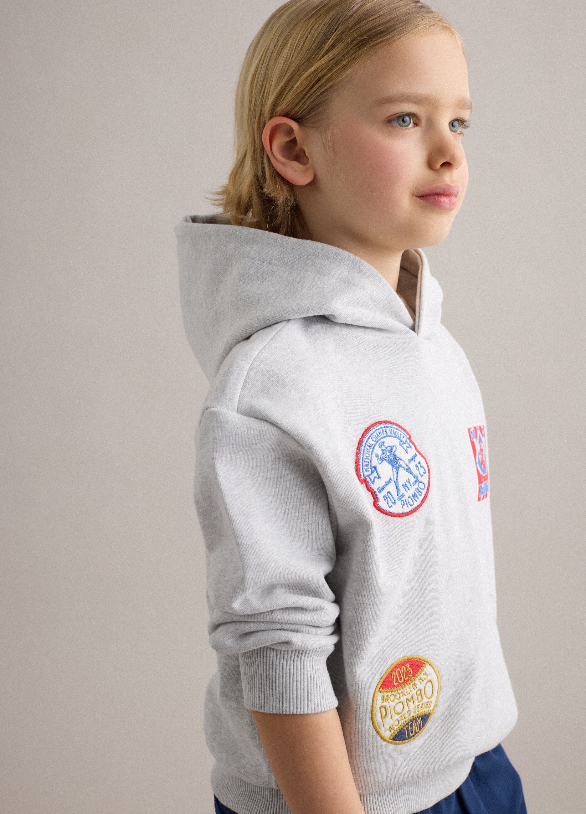 Child's grey regular fit cotton blend sweatshirt with patch