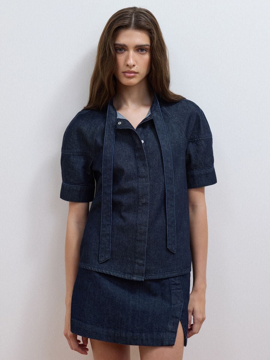 Regular-fit short-sleeved pure cotton denim shirt with tie detail_0