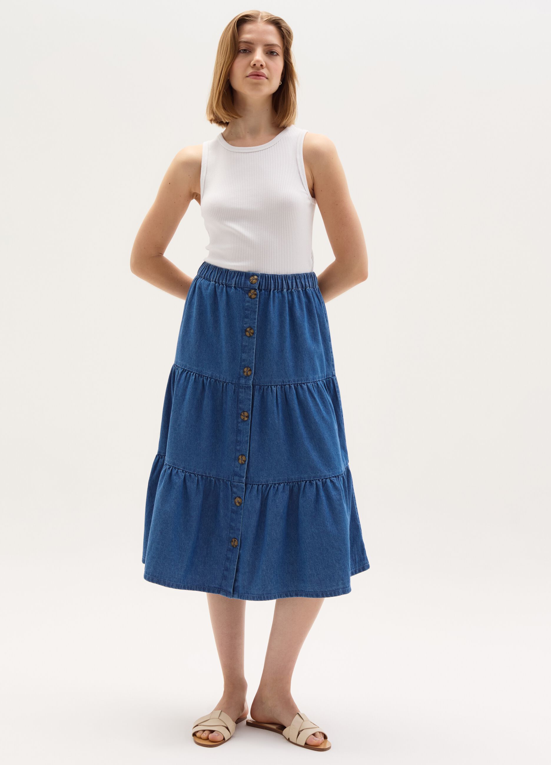 Tiered midi skirt in denim with buttons