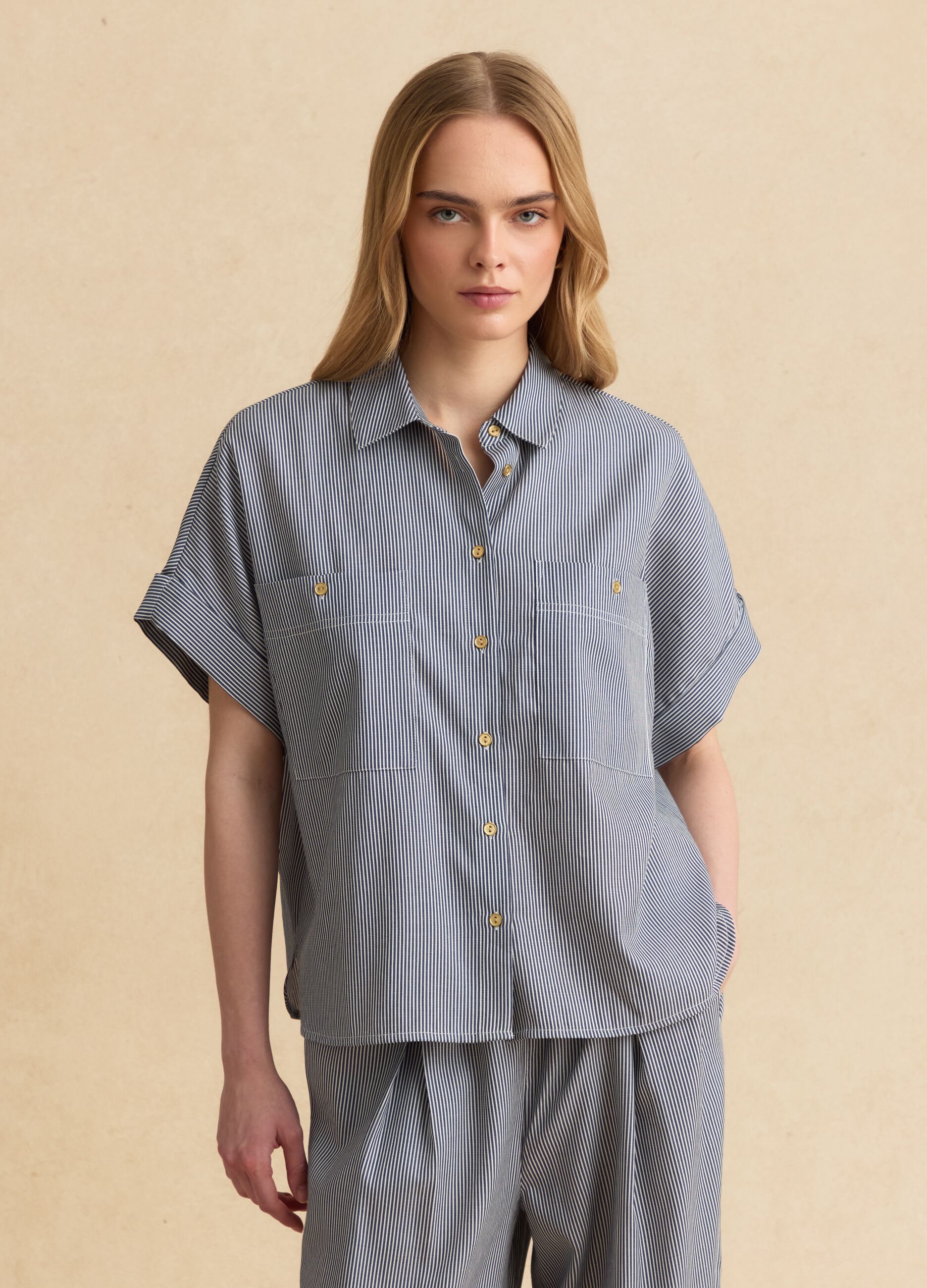 Blue striped short-sleeve shirt