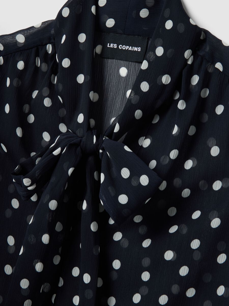 Sleeveless multicolour polka dot blouse with fancy collar, regular fit_1