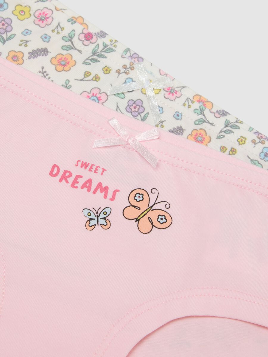 &Tau;&rho;ί&pi;&alpha;&kappa; &pi;&omicron;&lambda;ύ&chi;&rho;&omega;&mu;&epsilon;&sigmaf; &nu;&epsilon;&omicron;&gamma;έ&nu;&nu;&eta;&tau;&epsilon;&sigmaf; &kappa;&omicron;&rho;&iota;&tau;&sigma;ί&sigma;&tau;&iota;&kappa;&epsilon;&sigmaf; &kappa;&iota;&lambda;ό&tau;&epsilon;&sigmaf; &alpha;&pi;ό &mu;ί&gamma;&mu;&alpha; &beta;&alpha;&mu;&beta;&alpha;&kappa;&iota;&omicron;ύ &mu;&epsilon; &lambda;&omicron;&upsilon;&lambda;&omicron;ύ&delta;&iota;&alpha;_2