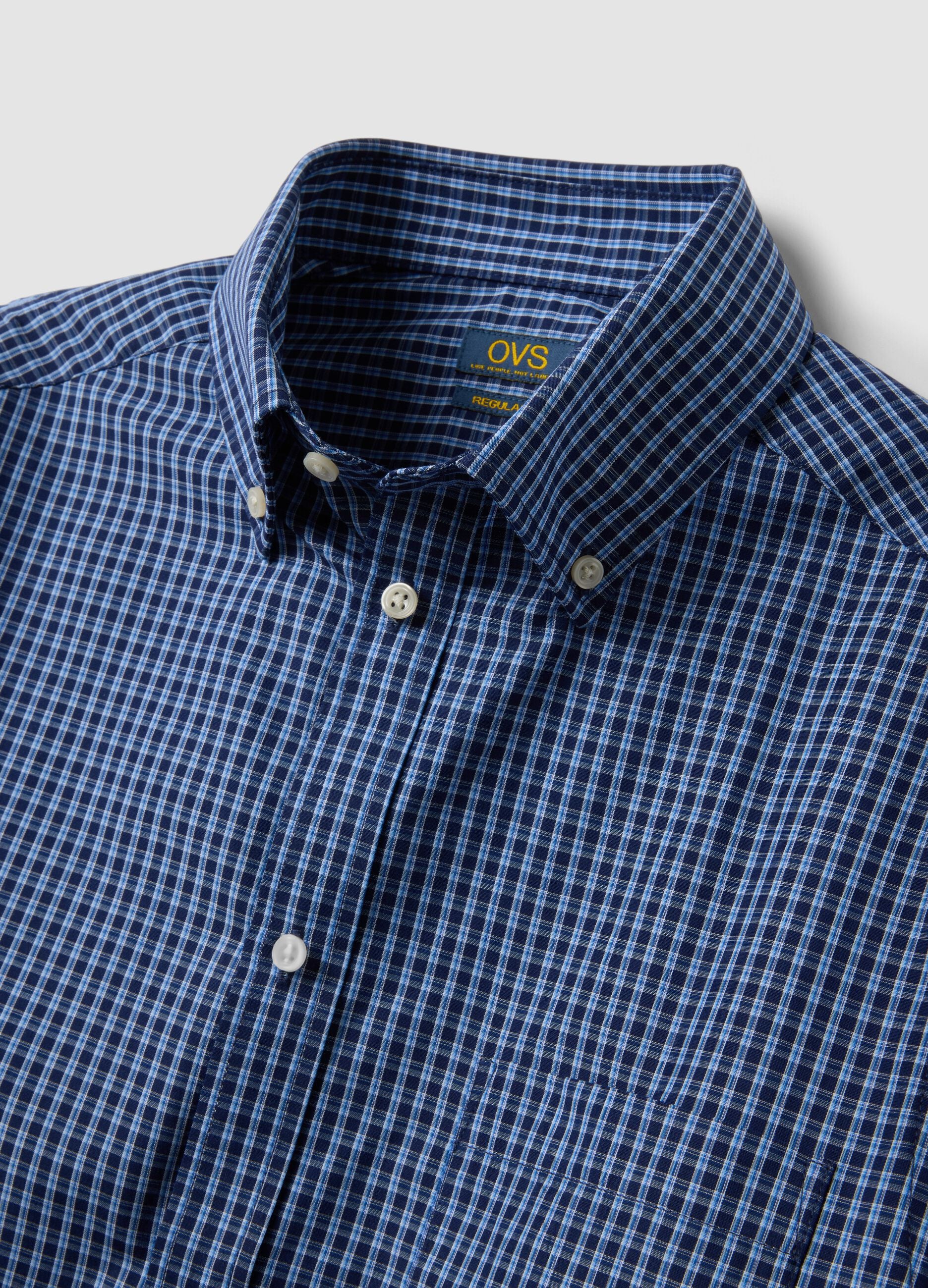 Blue checked short-sleeve shirt
