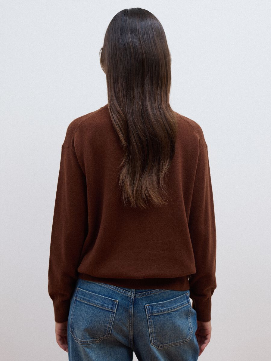 Maglia marrone in pura lana a girocollo over fit_3