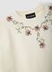 Sleeveless white cotton blend regular fit t-shirt with embroidery_5
