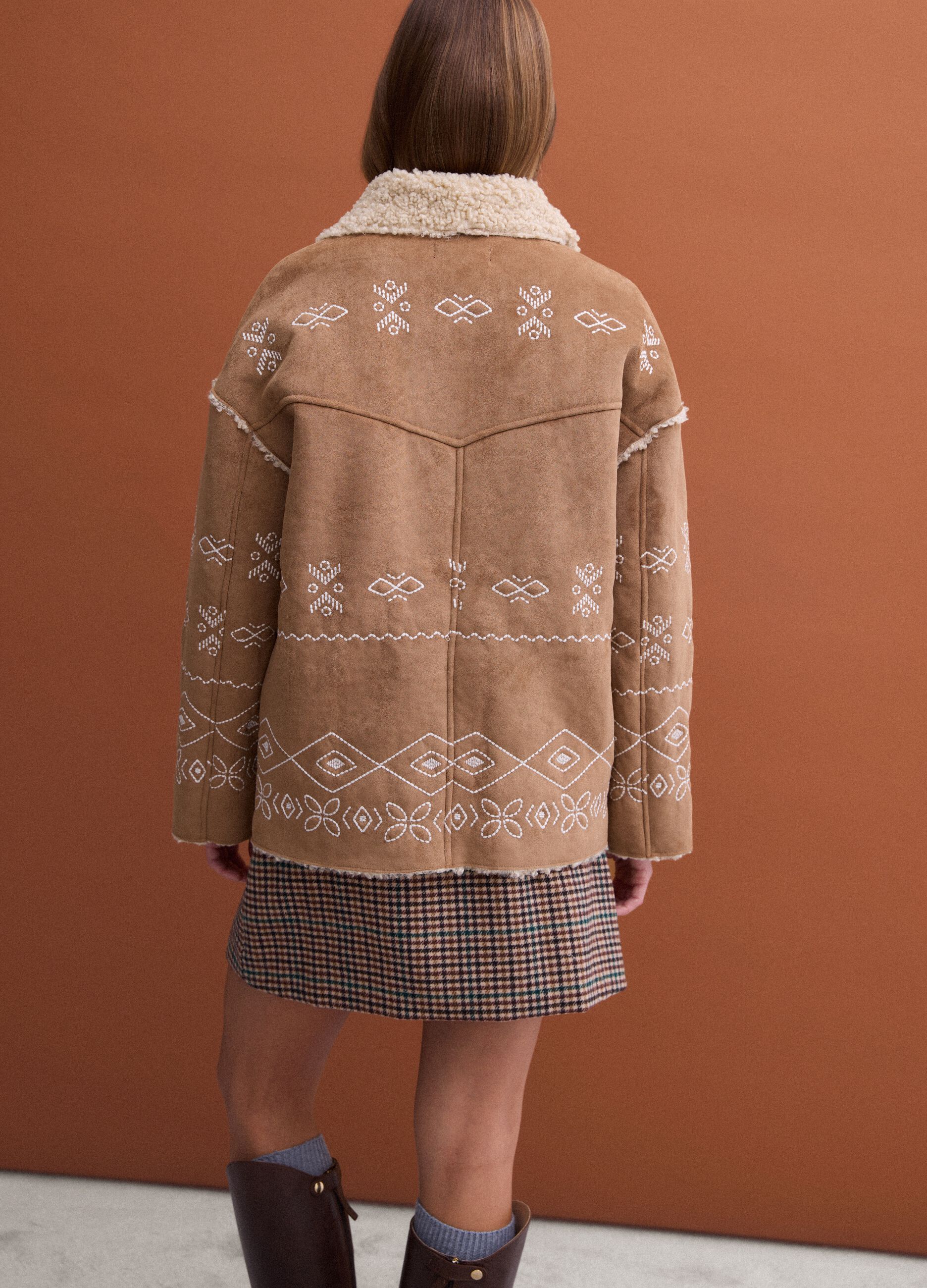 Brown oversized jacket with faux shearling lining