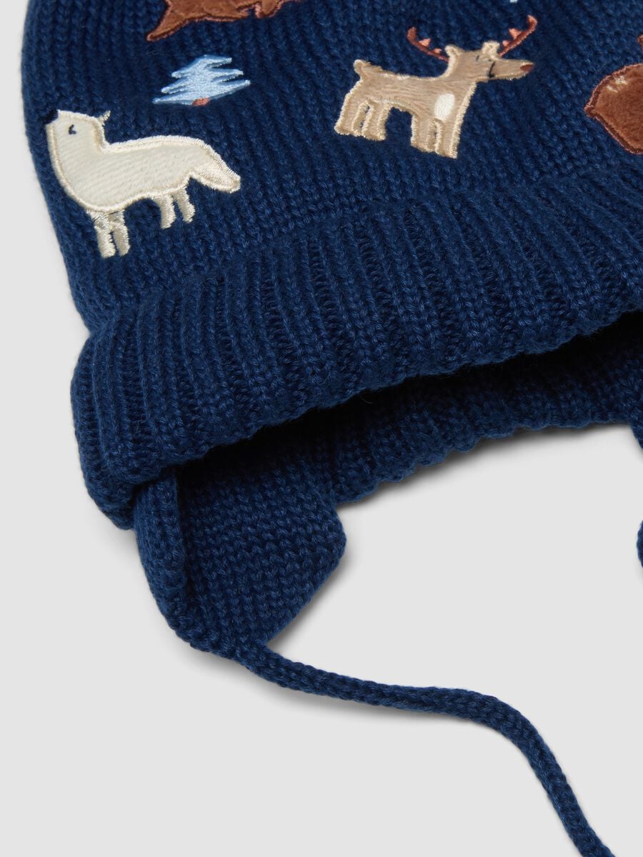 Set blu con cappello e muffole in maglia jacquard_1