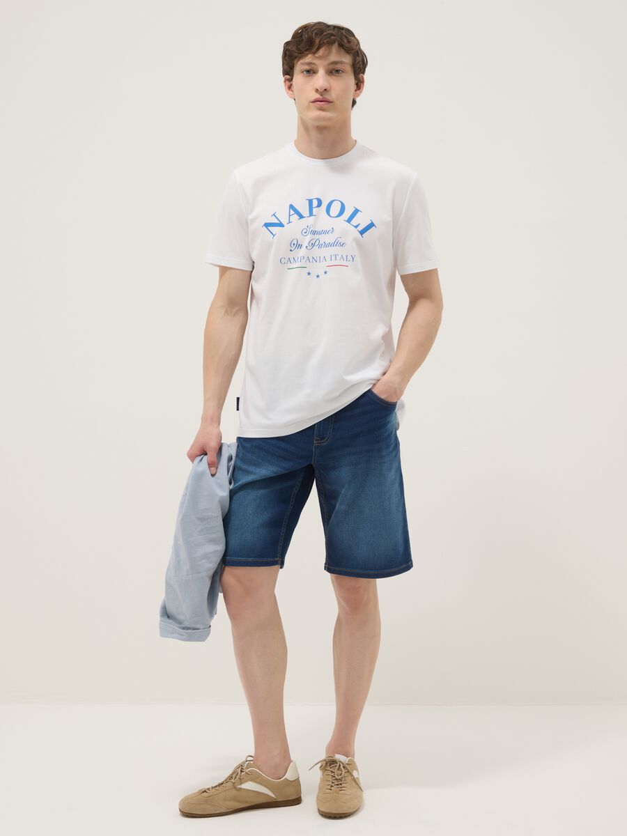 Wei&szlig;es T-Shirt aus reiner Baumwolle mit Print, Regular Fit_1