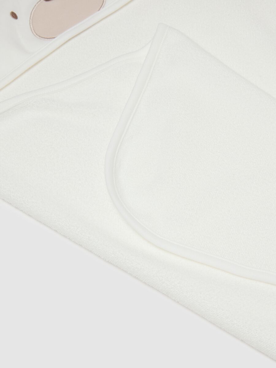 Newborn white cotton blend robe with hood_2