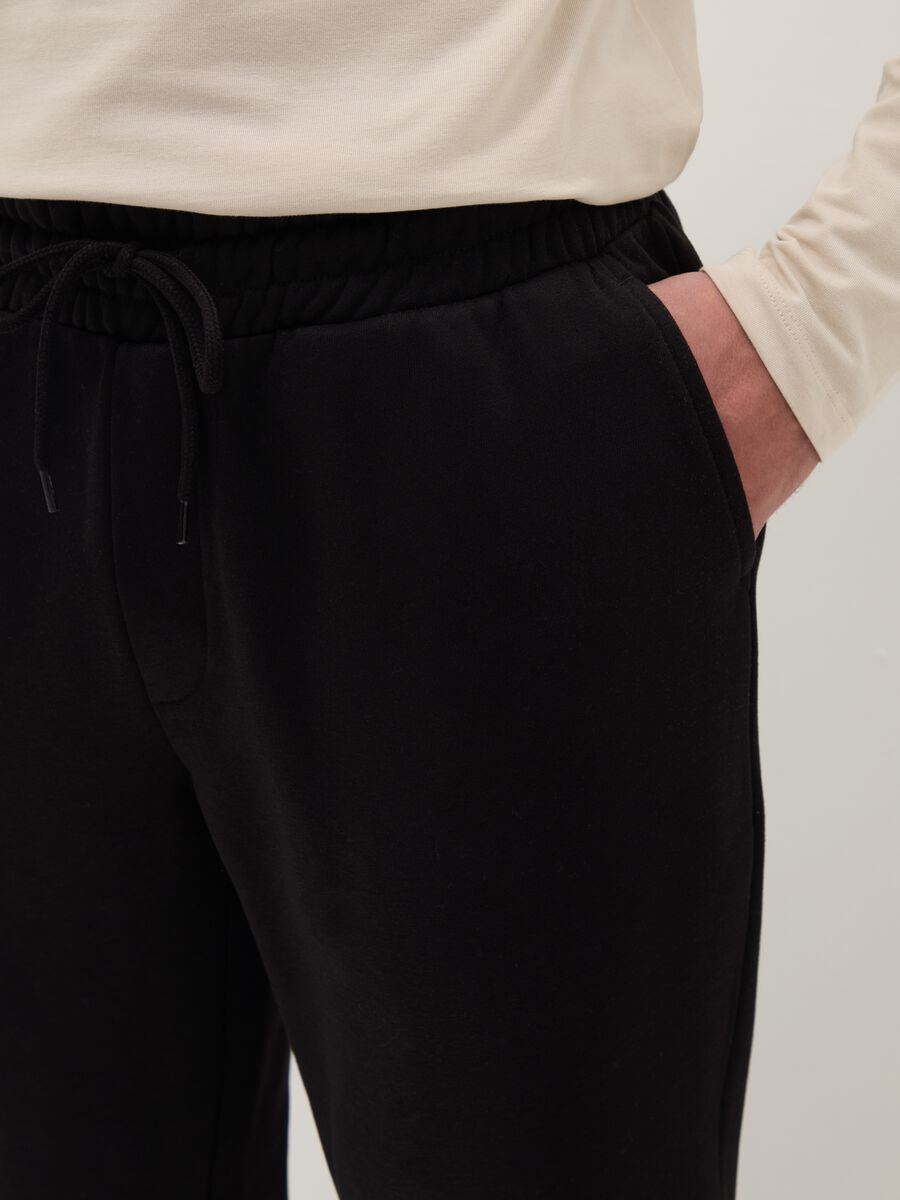 Black cotton blend regular fit jogger trousers_3