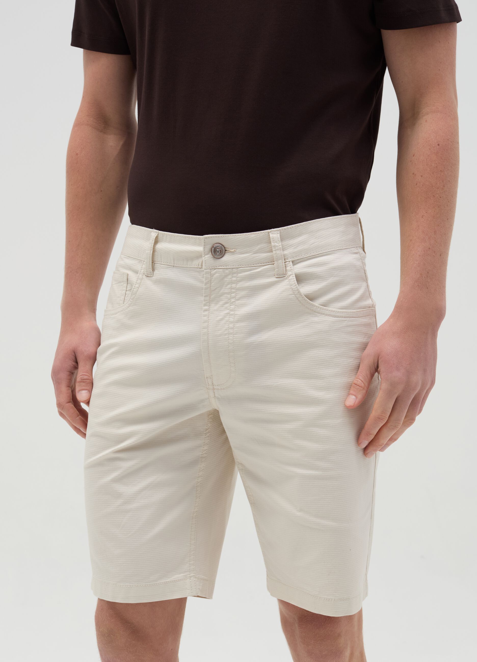 Bermuda shorts with five pockets and ripstop weave