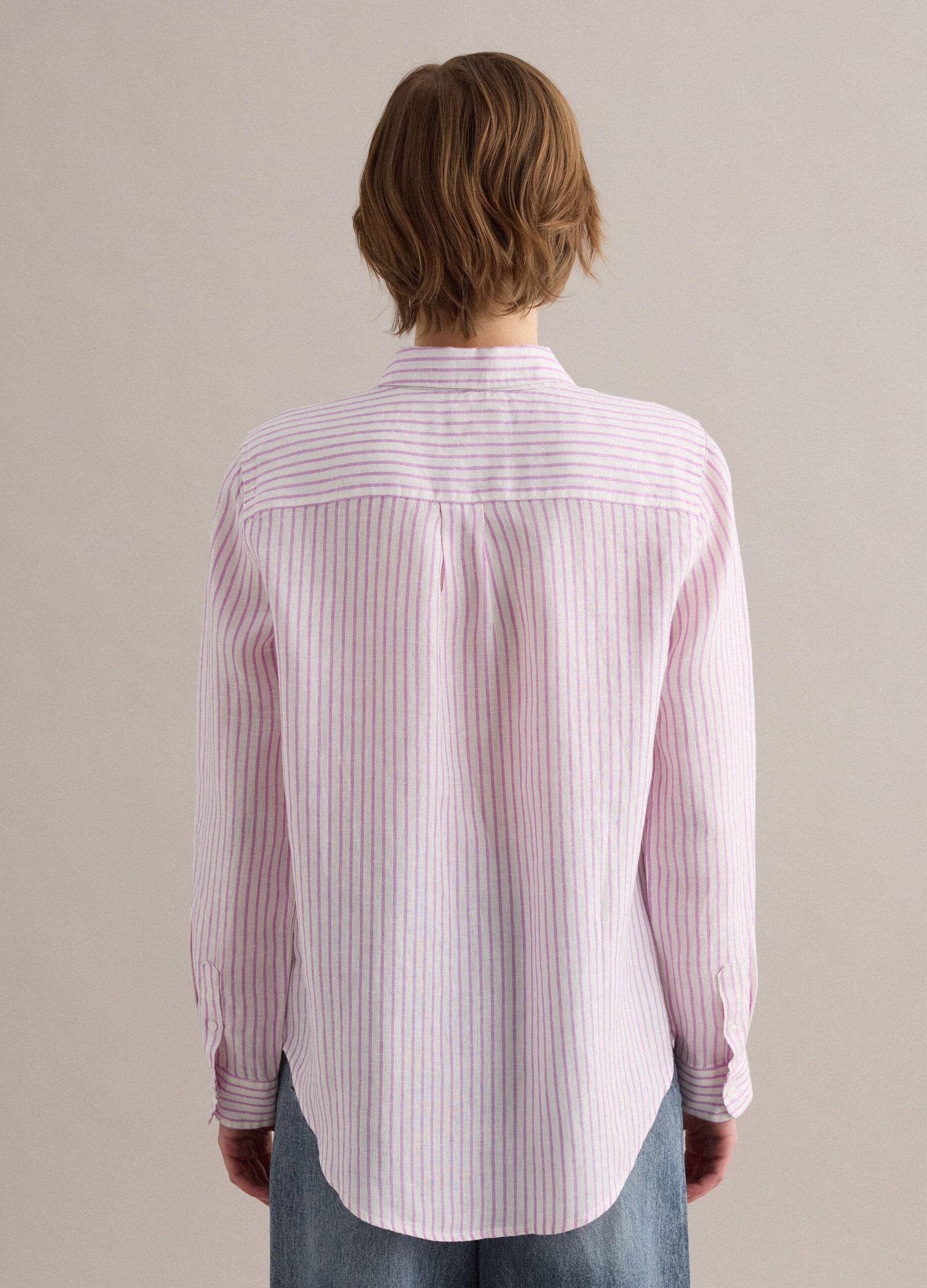 Camisa de puro linho com riscas brancas e rosas, ajuste regular