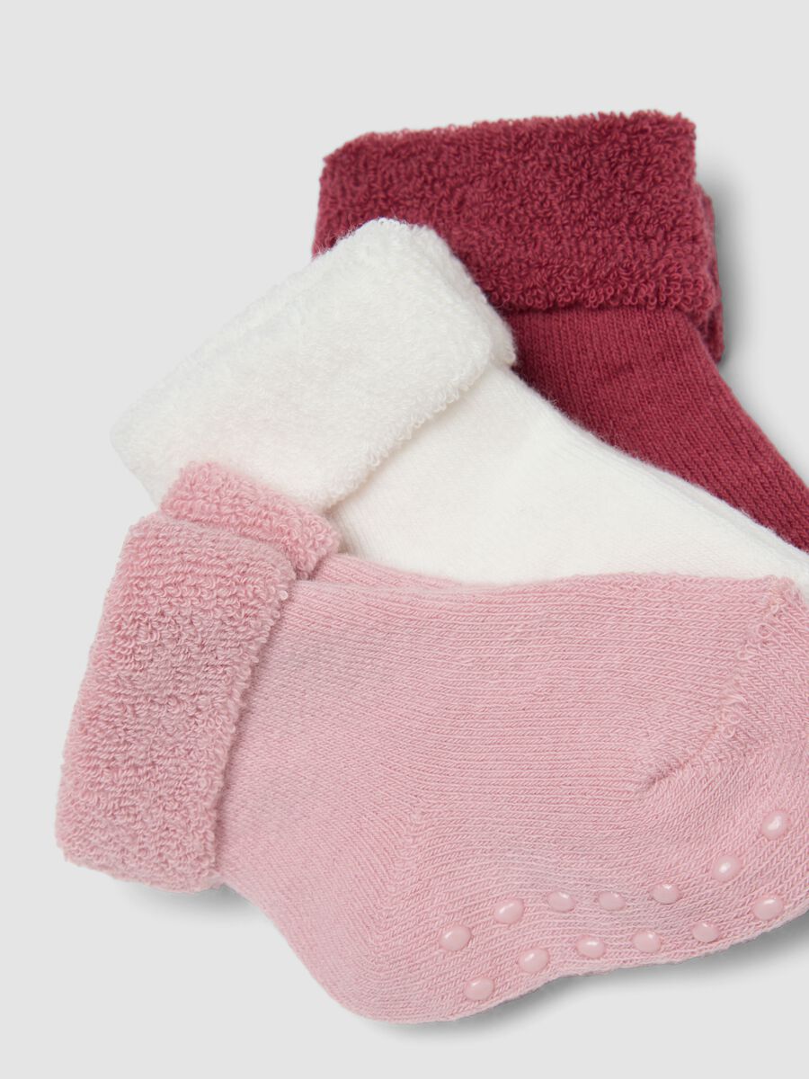 Four-pack of multicolour ankle socks in organic cotton blend for baby girl_2