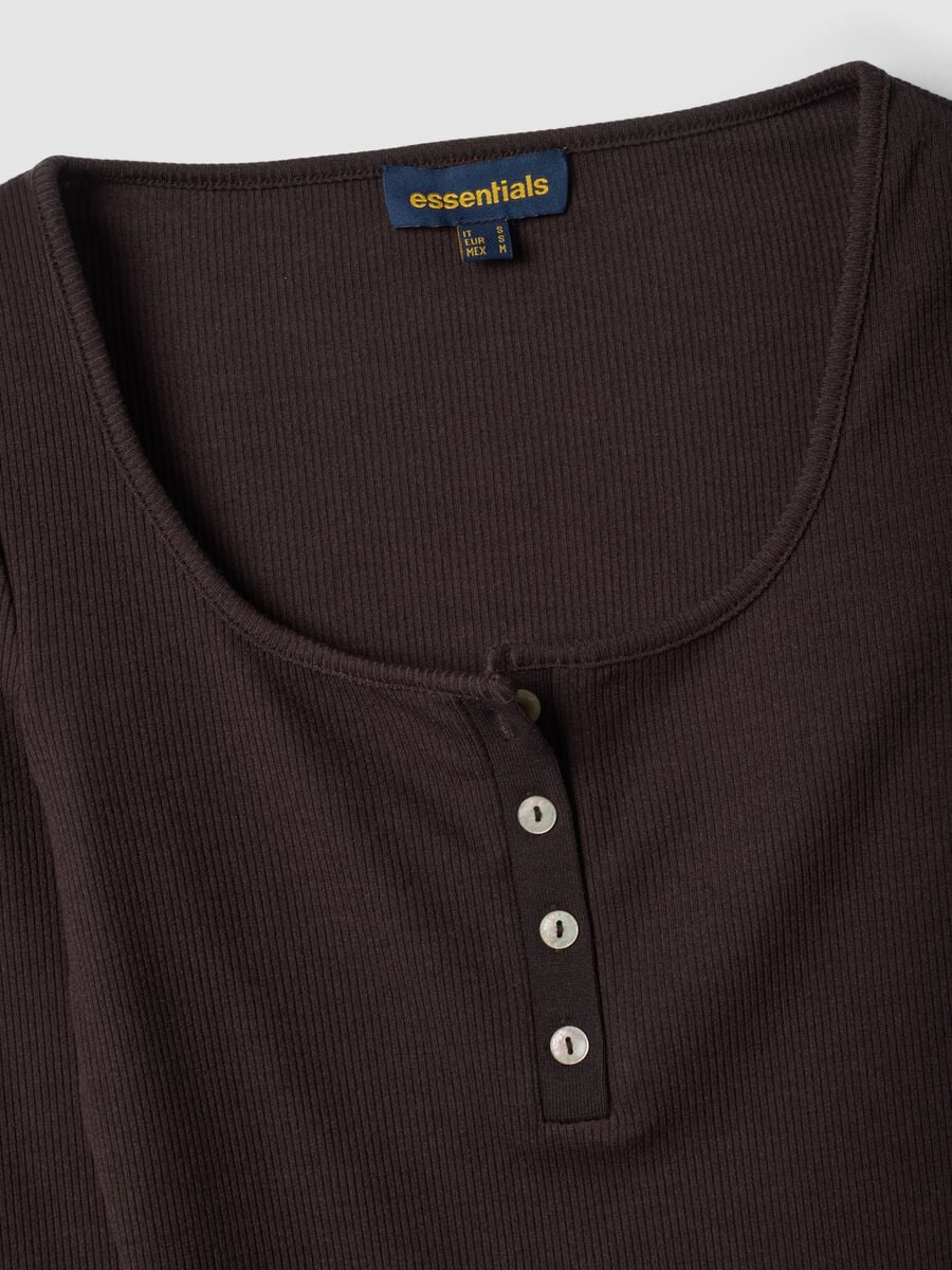 Braunes T-Shirt aus elastischer Viskose mit Rundhalsausschnitt_6