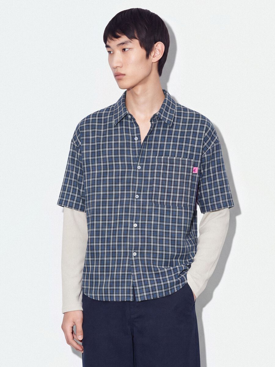 Blue cropped pure cotton checked shirt with layered double sleeves, oversized fit_0