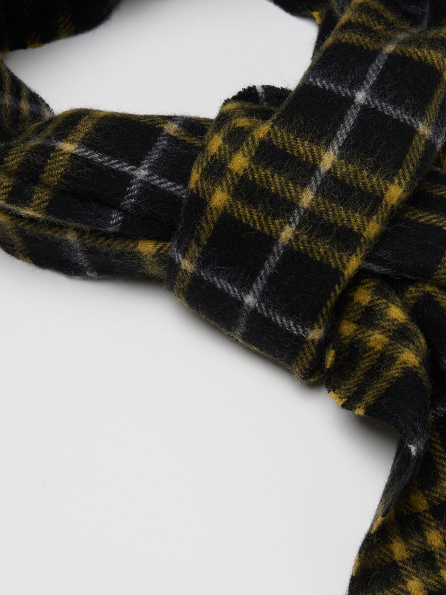 Yellow and black wool blend scarf_2