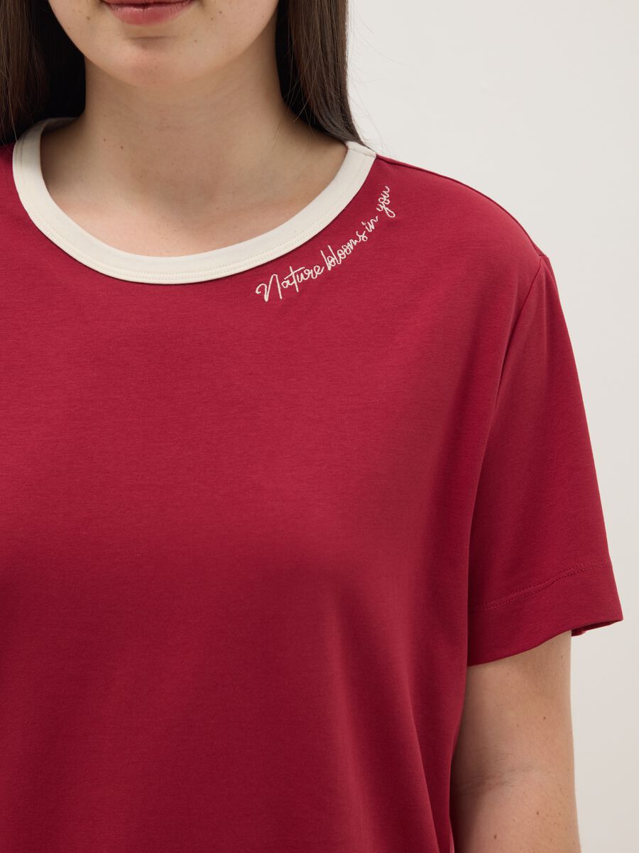 Red regular fit stretch cotton t-shirt with embroidered phrase_3