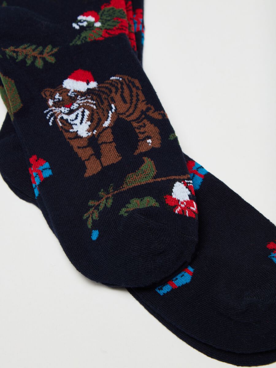 Pack dos calcetines largos con estampado navideño_2