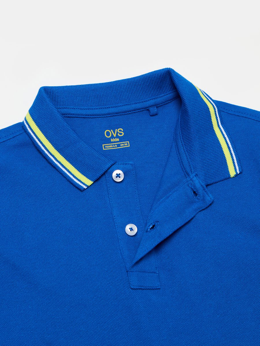 Polo shirt in piquet with striped detail_2