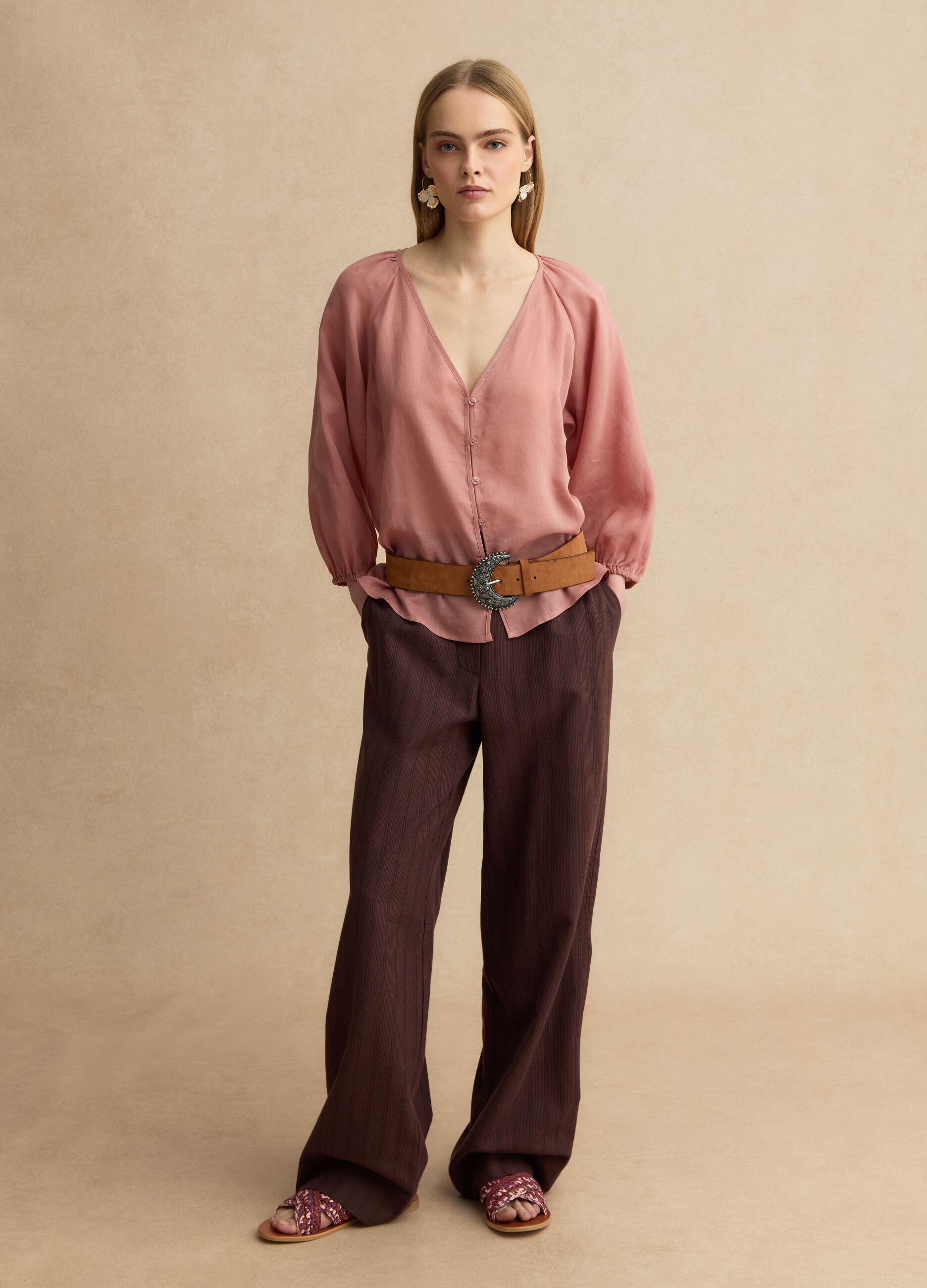 Pink ramie and lyocell-blend shirt with V-neck, regular fit