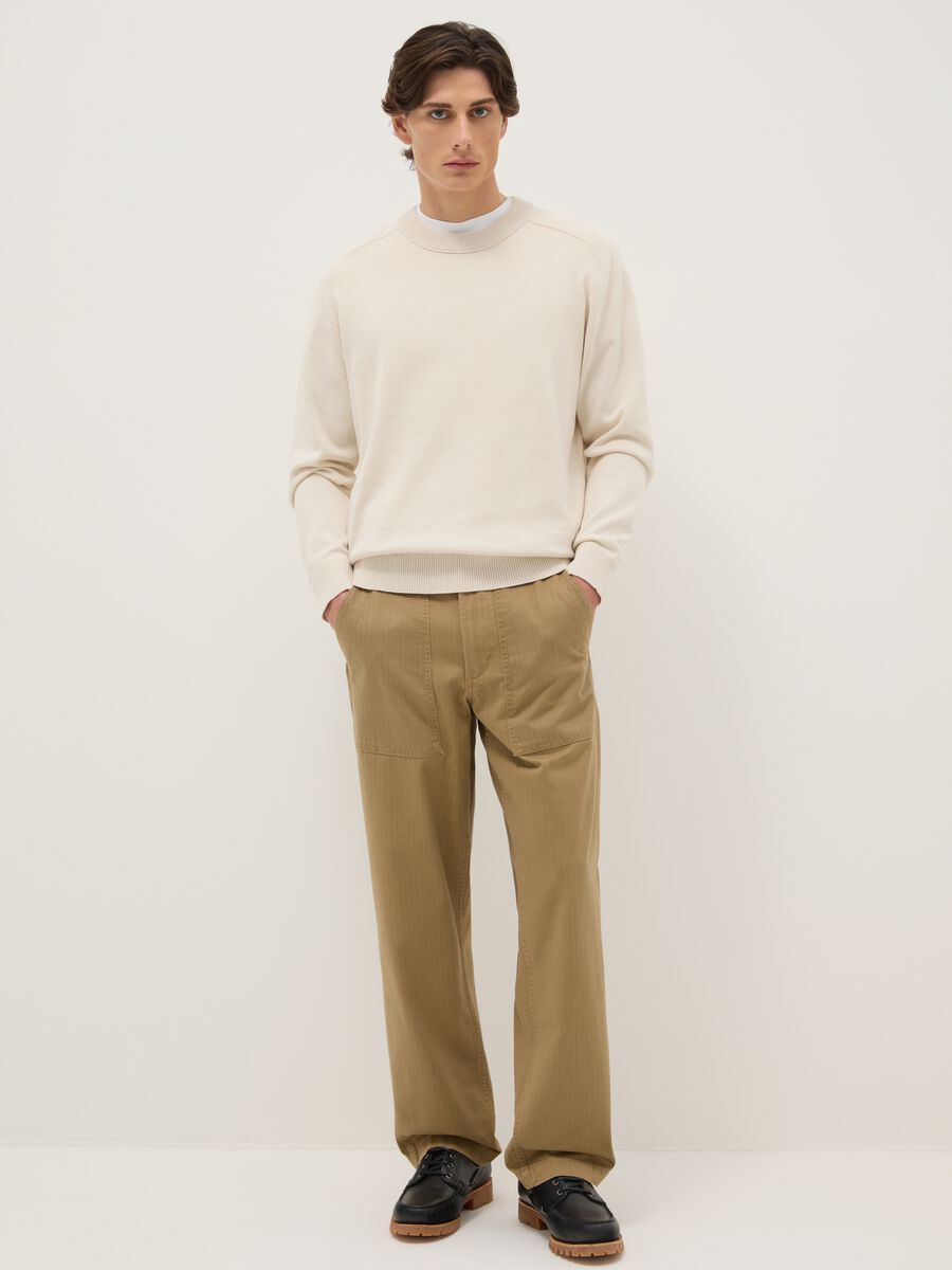 Chino-Hosen aus reiner Baumwolle in Braun mit regul&auml;rer Passform_0