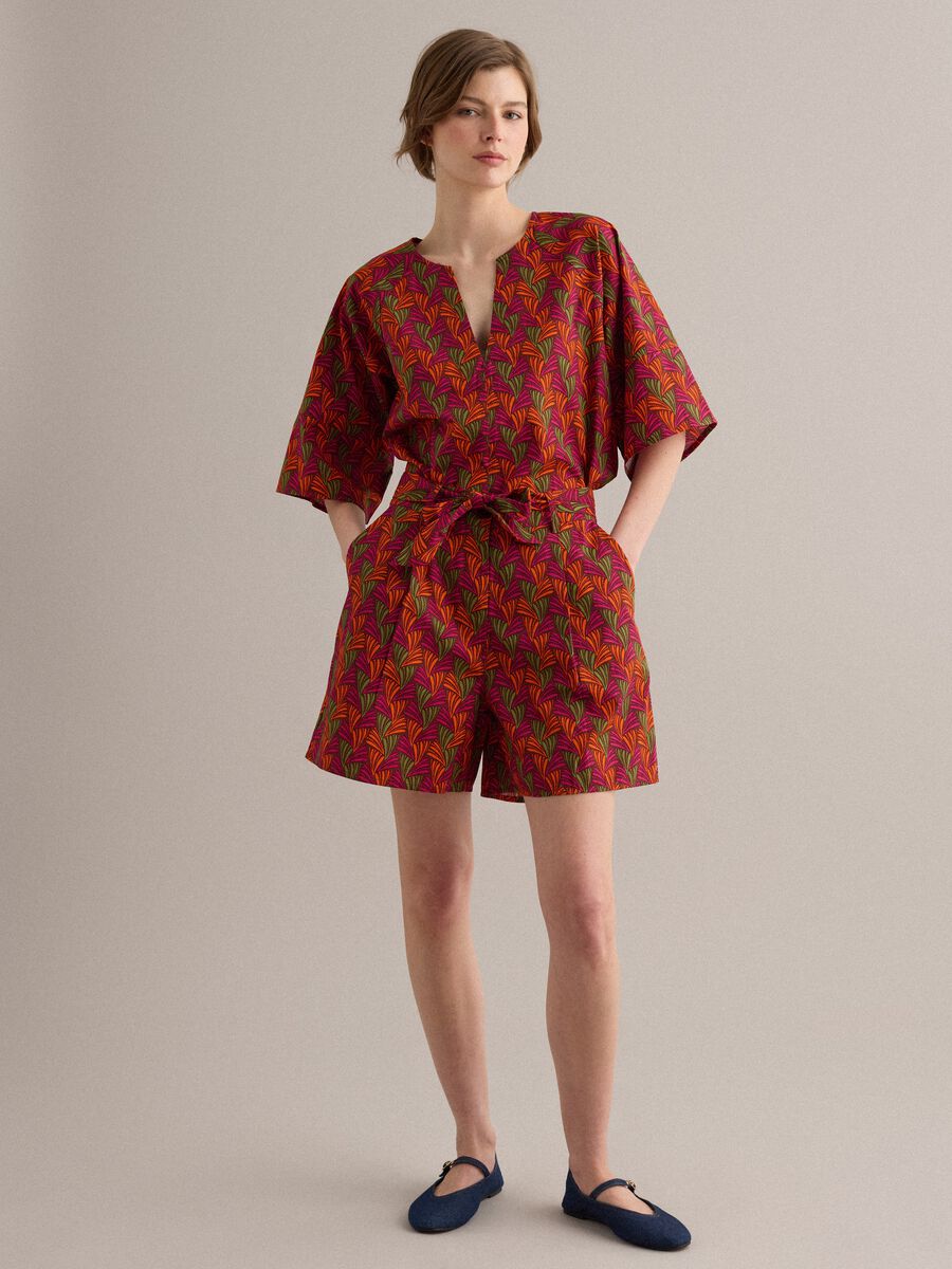 Short rojo de algod&oacute;n puro con estampado_0