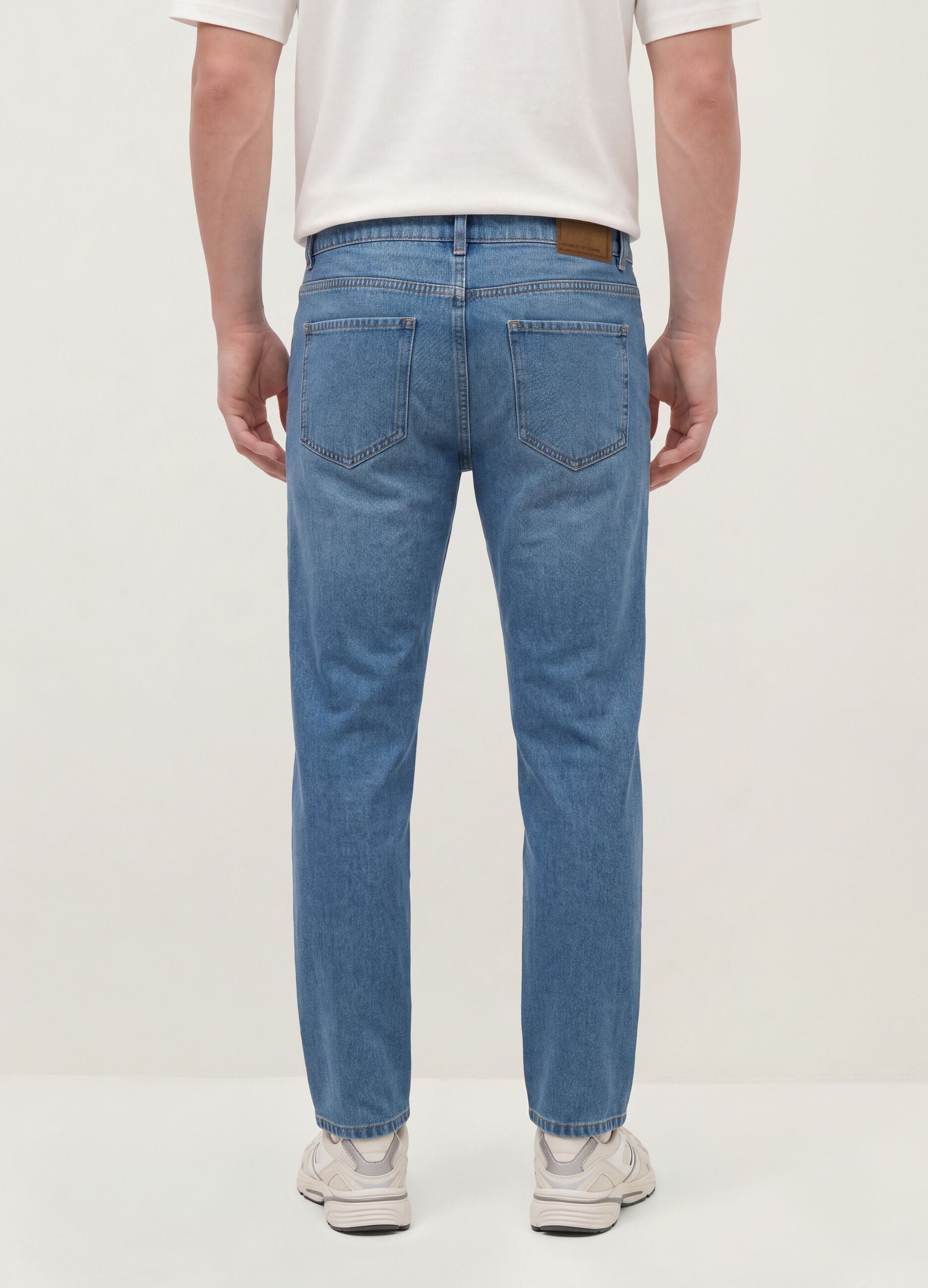 &Alpha;&nu;&omicron;&iota;&chi;&tau;ό &gamma;&alpha;&lambda;ά&zeta;&iota;&omicron; &tau;&zeta;&iota;&nu; denim &alpha;&pi;ό &mu;&epsilon;ί&gamma;&mu;&alpha; &beta;&alpha;&mu;&beta;&alpha;&kappa;&iota;&omicron;ύ &kappa;&alpha;&iota; &beta;&iota;&sigma;&kappa;ό&zeta;&eta;&sigmaf;, regular fit