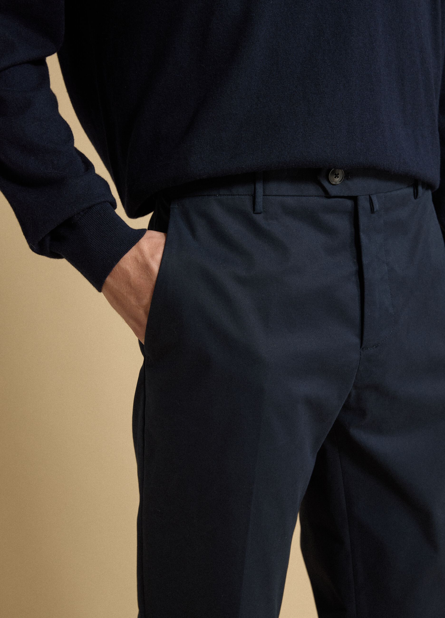 &Mu;&pi;&lambda;&epsilon; chino &pi;&alpha;&nu;&tau;&epsilon;&lambda;ό&nu;&iota; &alpha;&pi;ό &epsilon;&lambda;&alpha;&sigma;&tau;&iota;&kappa;ό &beta;&alpha;&mu;&beta;&alpha;&kappa;&epsilon;&rho;ό twill, regular fit