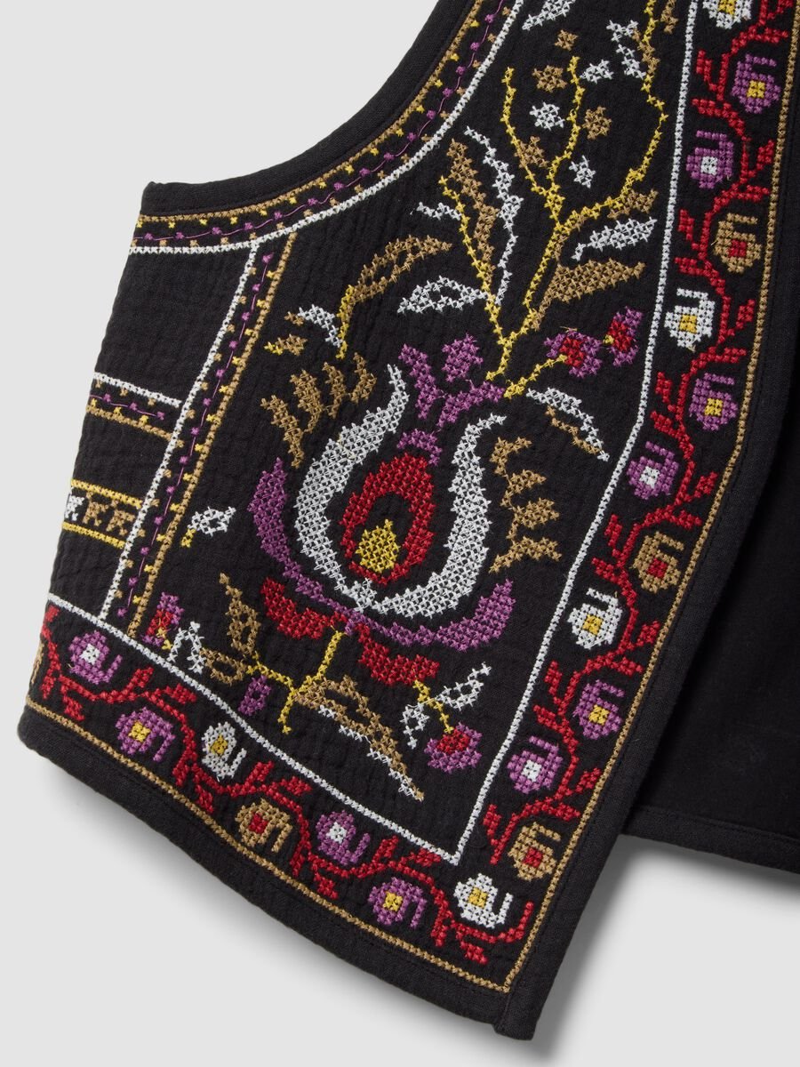 Black pure cotton gilet with embroidery_5