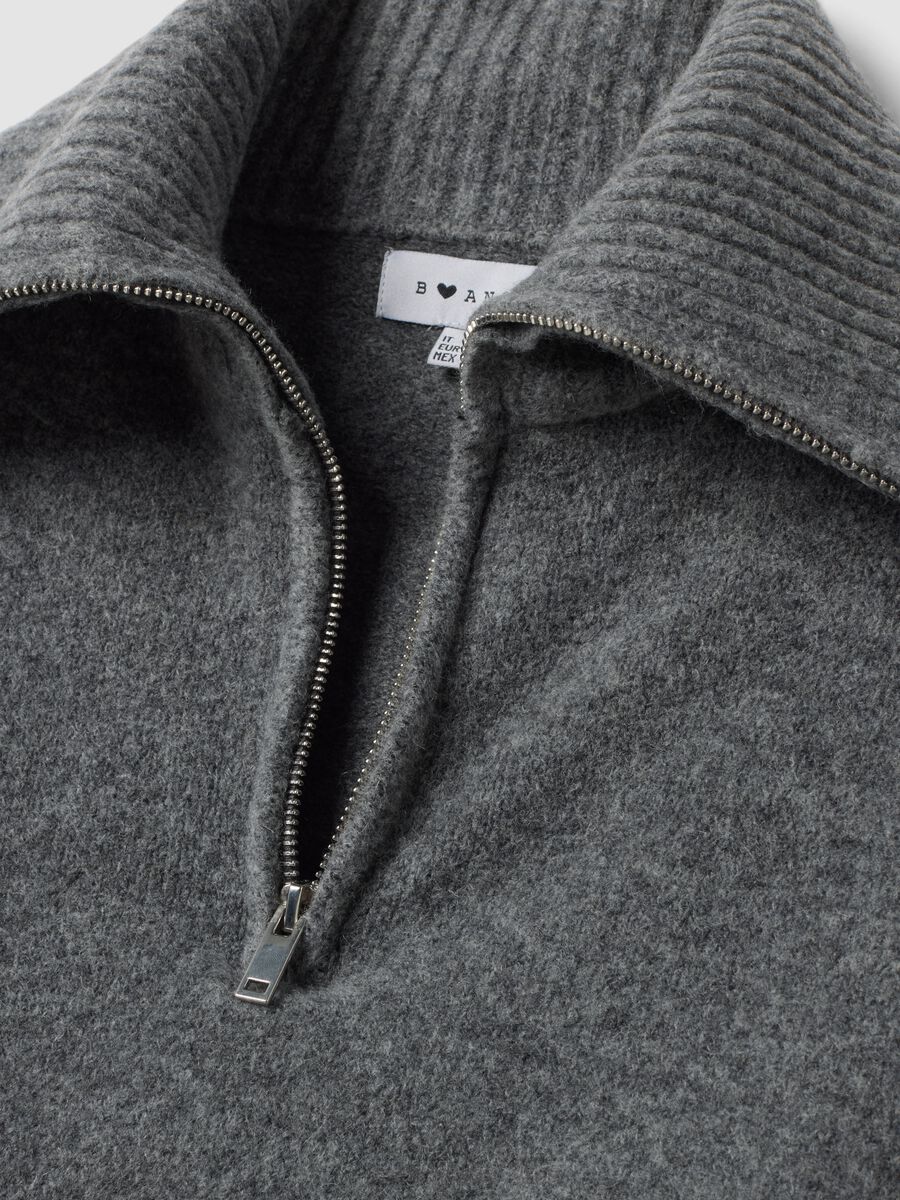 Grauer Half-Zip-Pullover aus elastischer Wolle_1
