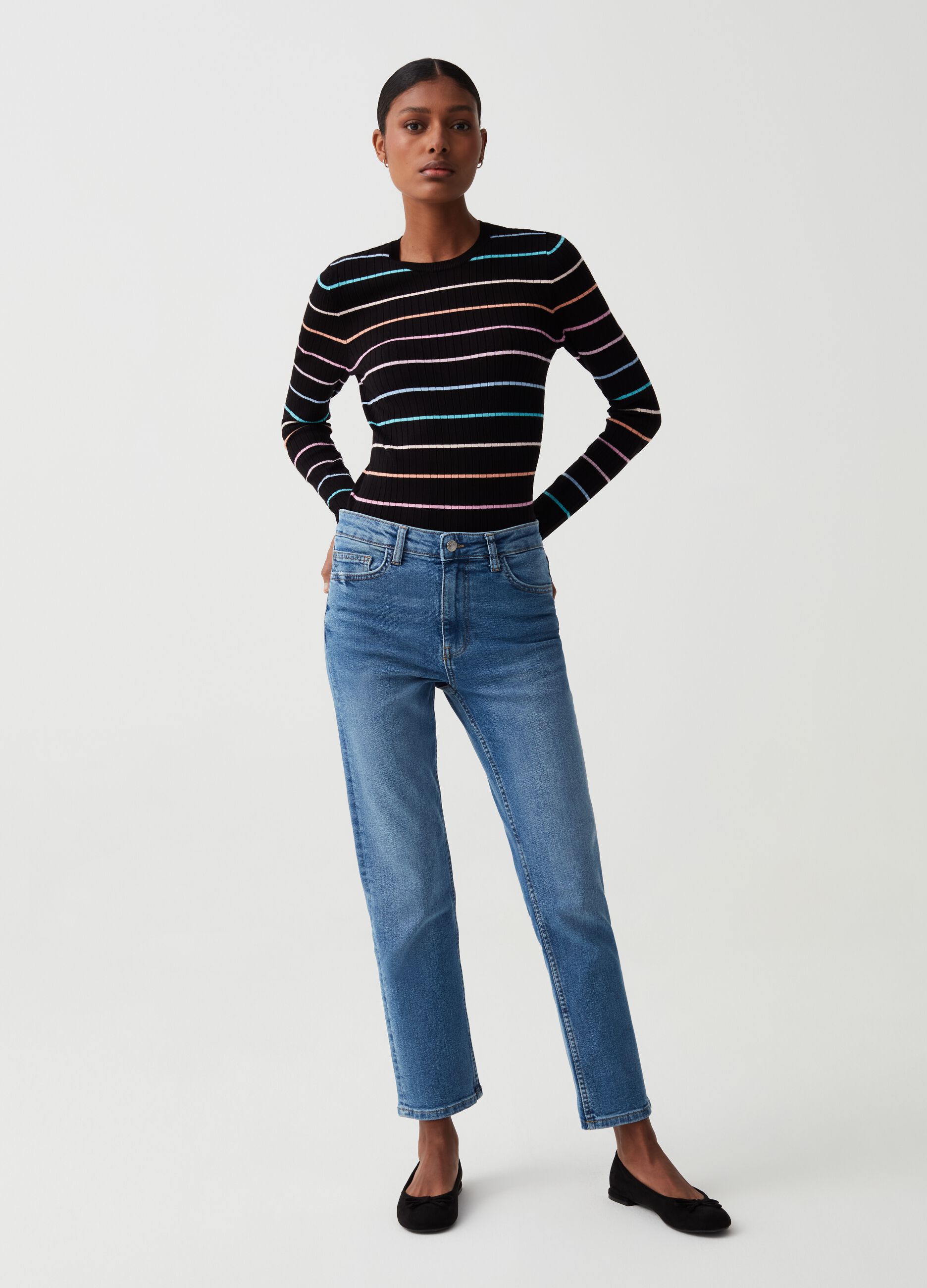 Flat ribbed top with striped pattern