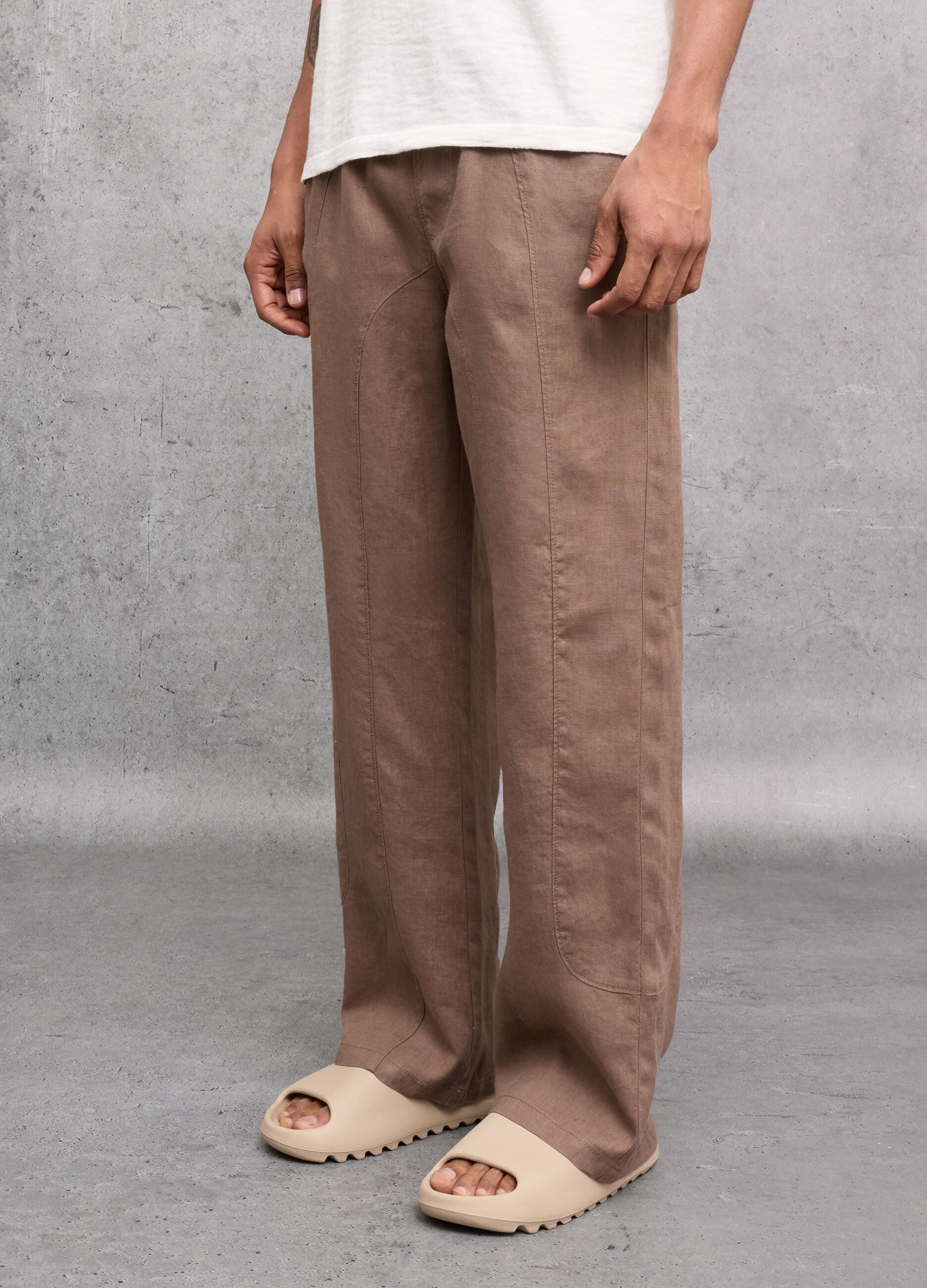 100% Linen Wide-Leg Trousers in Mocha