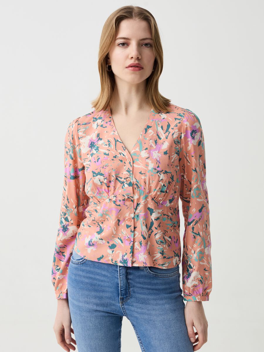 Viscose blouse with V neck and pattern_0