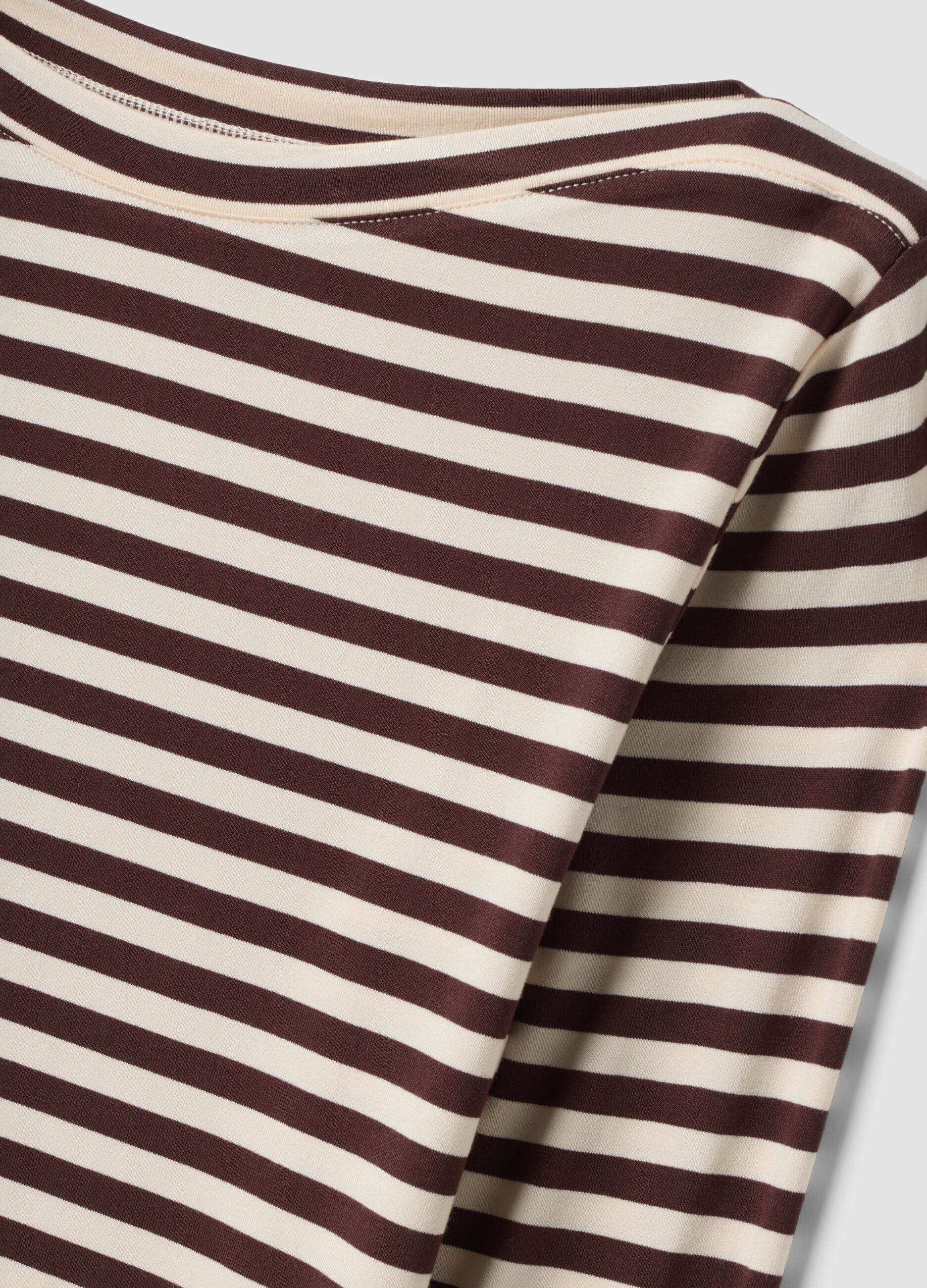 T-shirt multicolor in viscosa elasticizzata a righe slim fit
