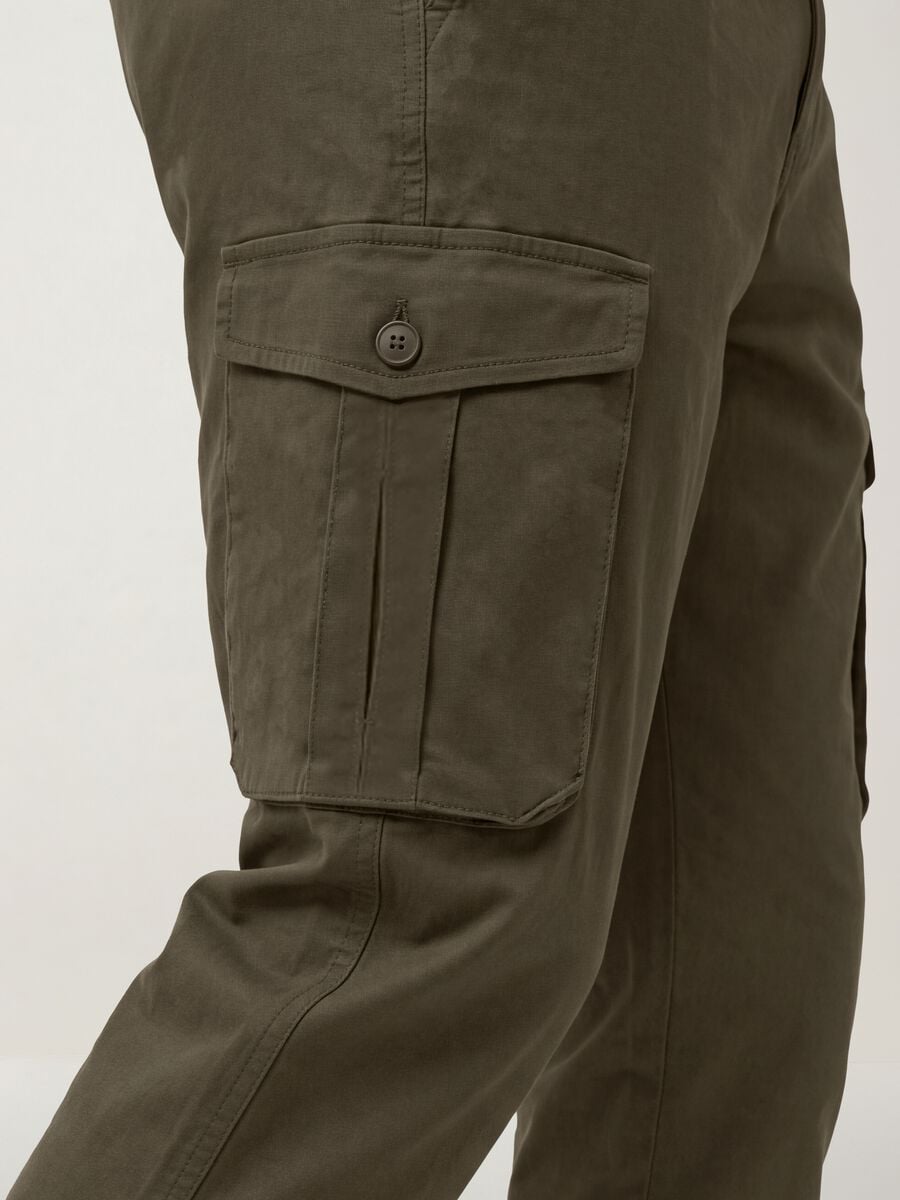 Green slim-fit stretch cotton cargo trousers_2