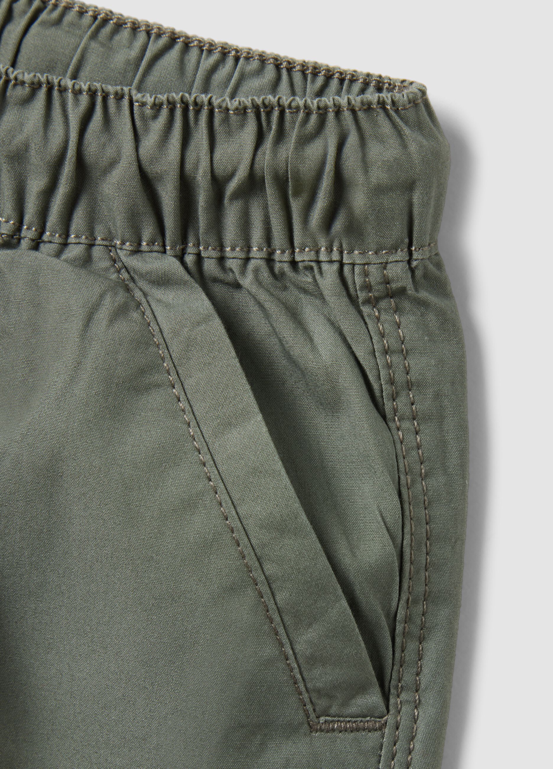 Gr&uuml;ne Jungen-Shorts aus reiner Baumwolle, Regular Fit mit Kordelzug