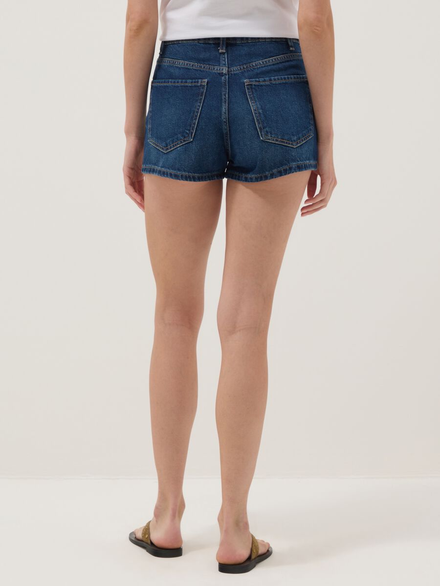 Blaue Shorts aus reiner Baumwolle_2