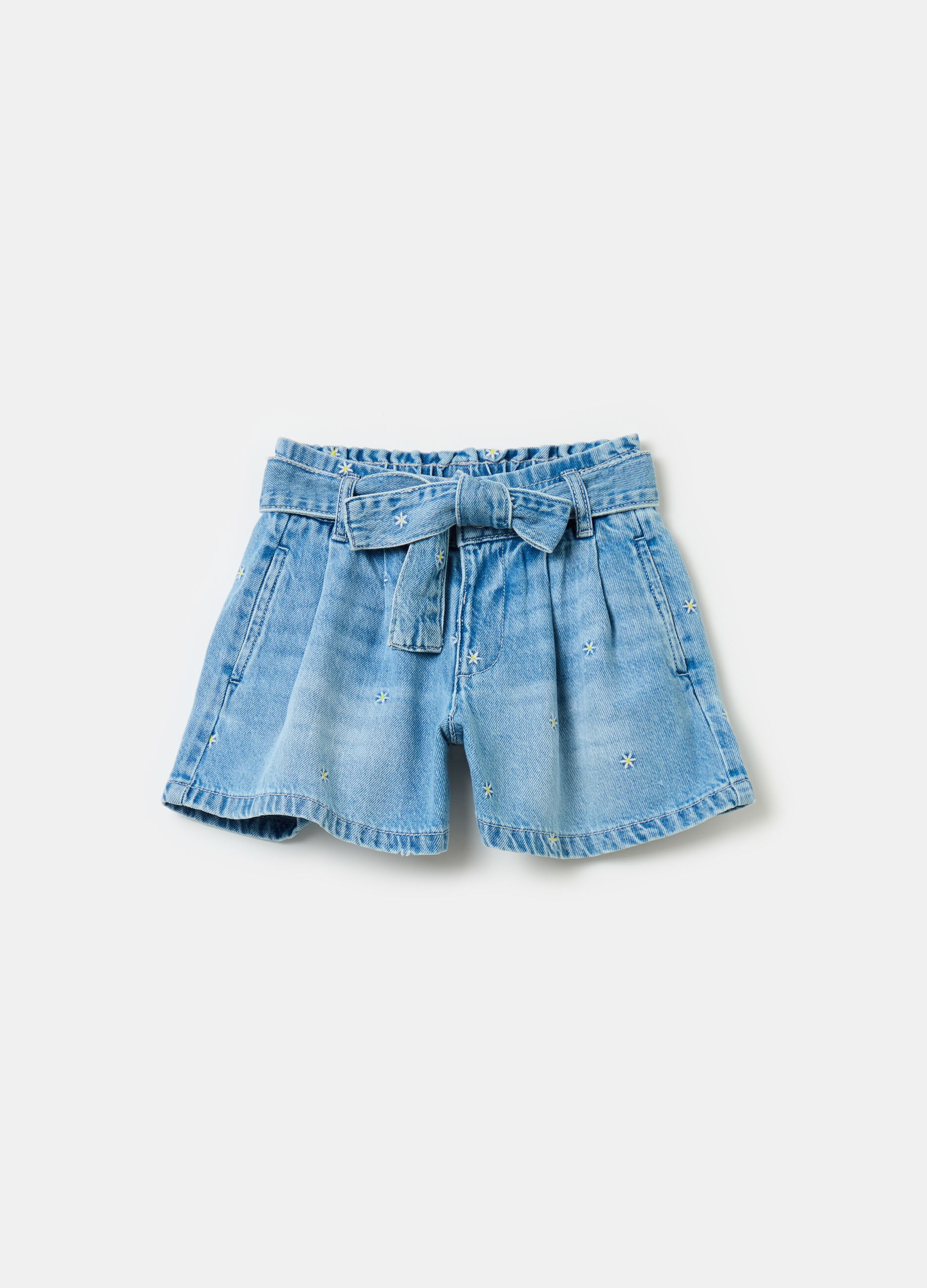 Denim shorts with small flowers embroidery