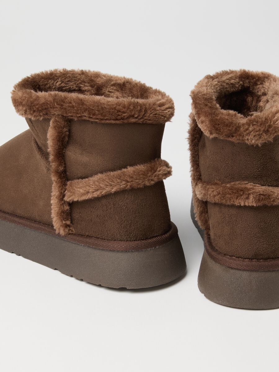 Brown ankle boots with inner lining_2