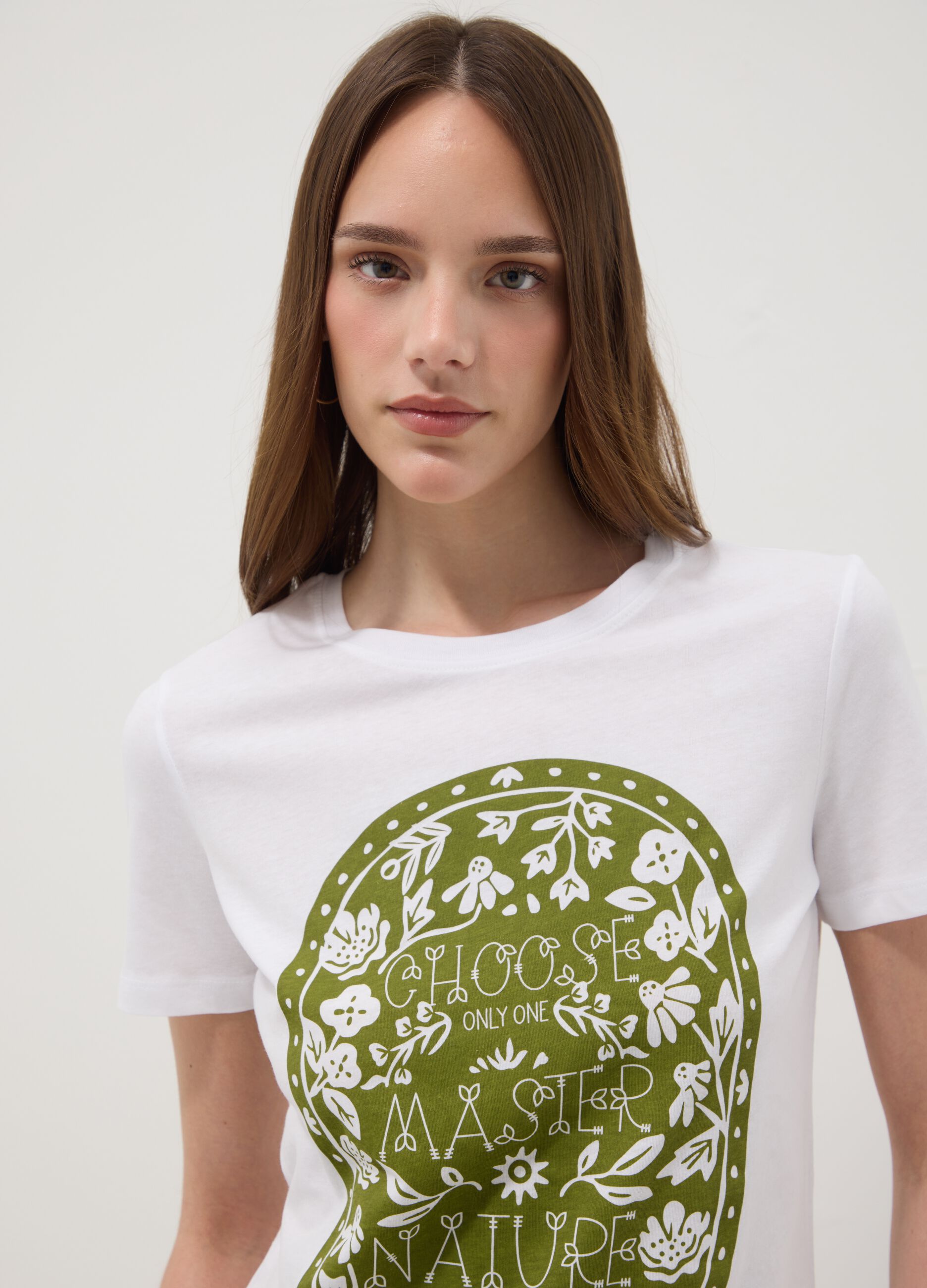 &Lambda;&epsilon;&upsilon;&kappa;ό T-shirt regular fit &alpha;&pi;ό &kappa;&alpha;&theta;&alpha;&rho;ό &beta;&alpha;&mu;&beta;ά&kappa;&iota; &mu;&epsilon; &epsilon;&kappa;&tau;ύ&pi;&omega;&sigma;&eta;