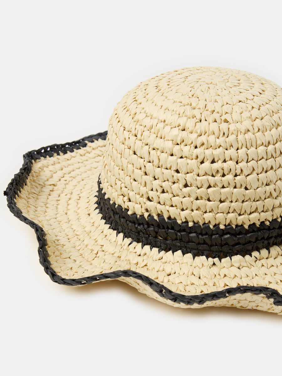 Wide-brimmed straw hat_2