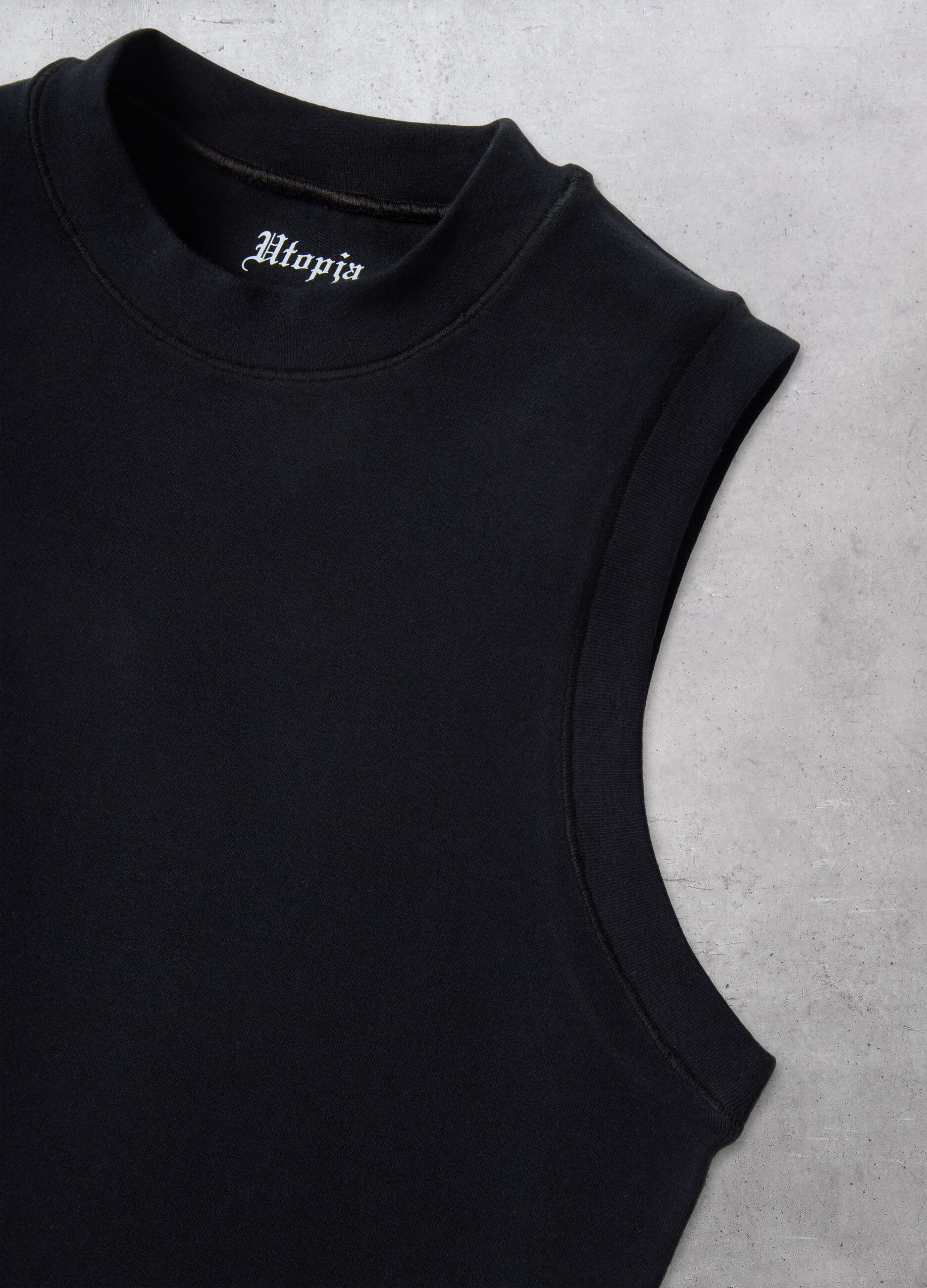 Schwarzes Tanktop mit Mock Neck